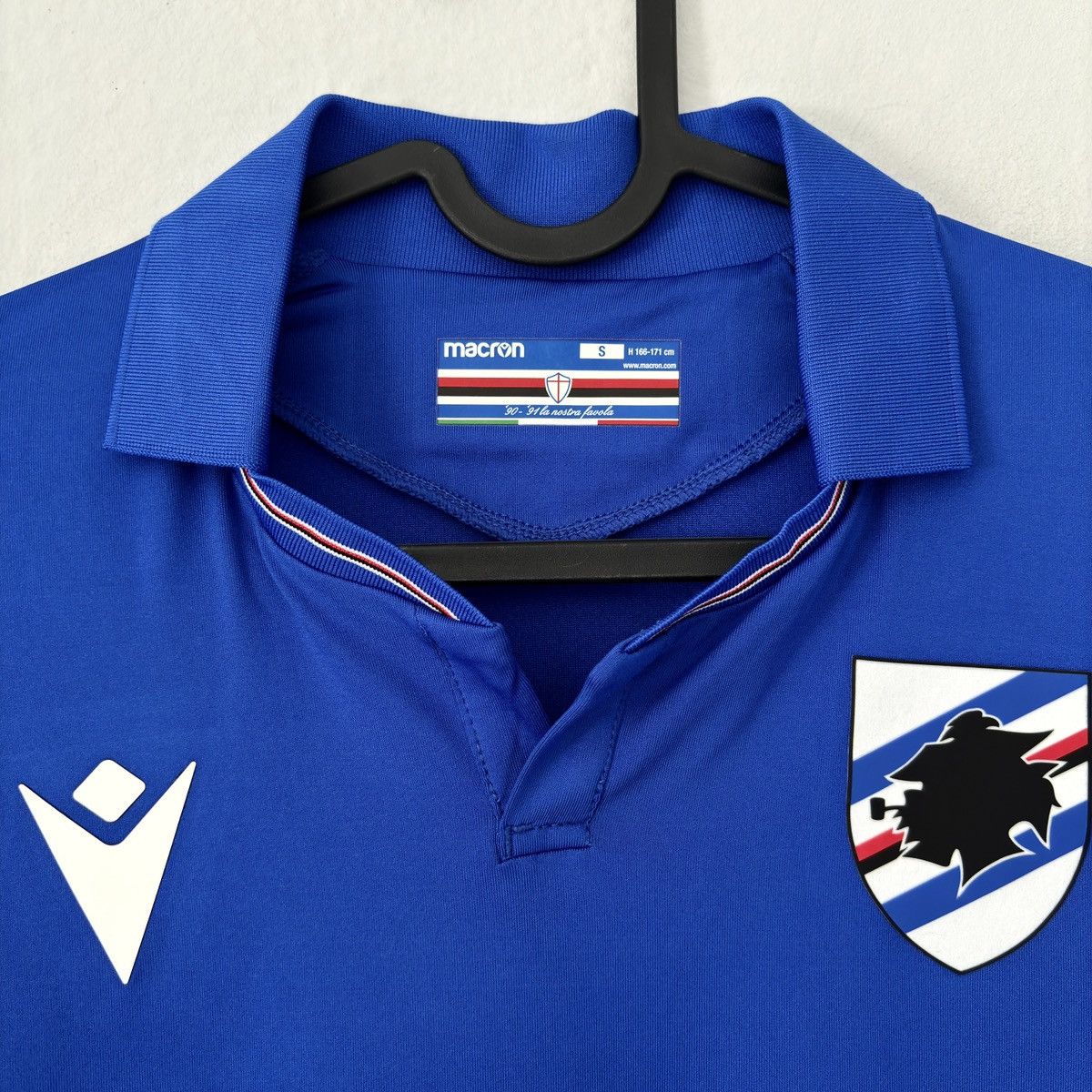 Macron 2020 2021 Sampdoria Italy Macron Soccer Jersey Shirt Tee Kit Size US S / EU 44-46 / 1 - 3 Thumbnail