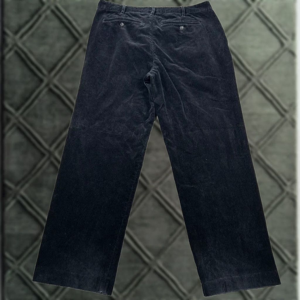 Eddie Bauer VINTAGE Eddie Bauer Corduroy Pants Mens 36 Relaxed Pleated Black Cotton Straight 31 In Inseam Preppy Jeans? Size US 36 / EU 52 - 1 Thumbnail