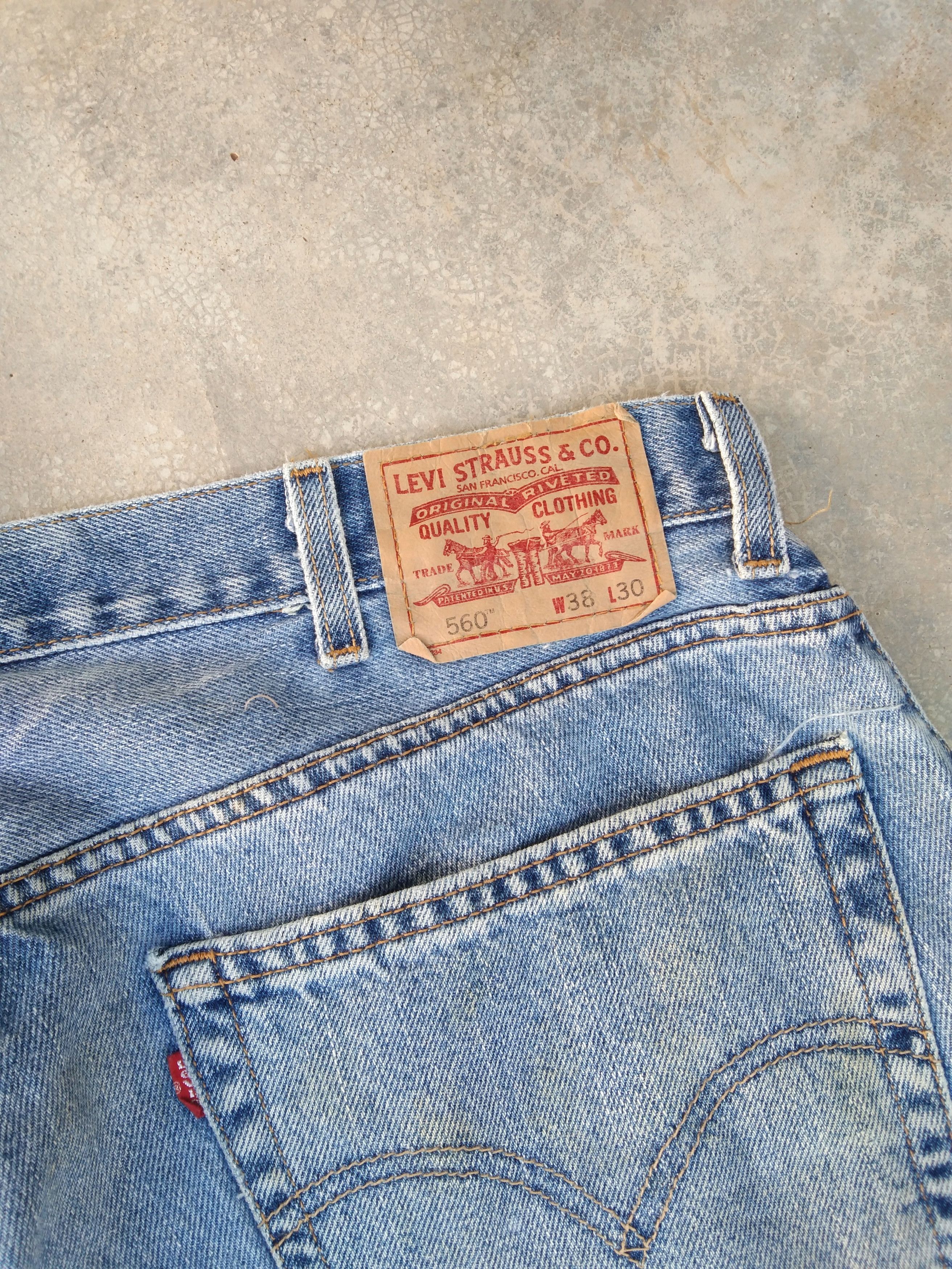 Levi's Vintage Levi's Jeans 560 Loose Baggy Distressed Denim 38x30 Size US 38 / EU 54 - 3 Thumbnail