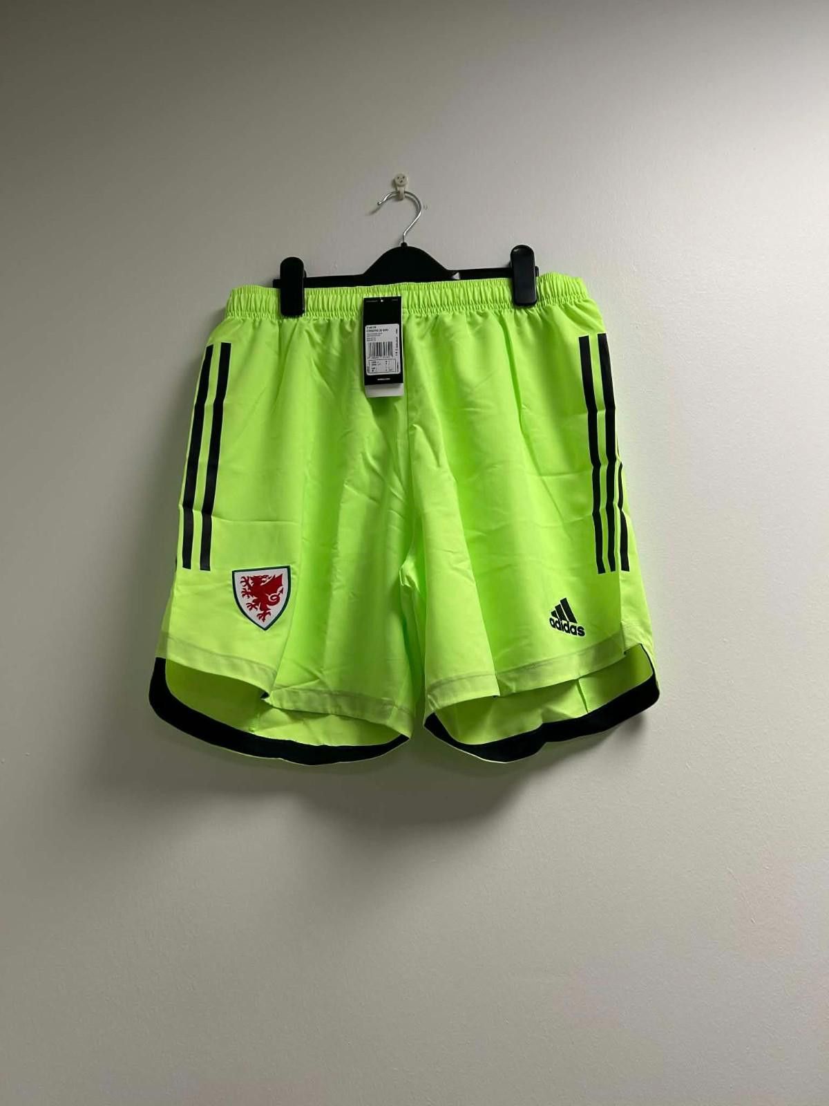 Adidas Wales 2020-2021 Goalkeeper Football Shorts (BNWT) L Size ONE SIZE - 1 Preview