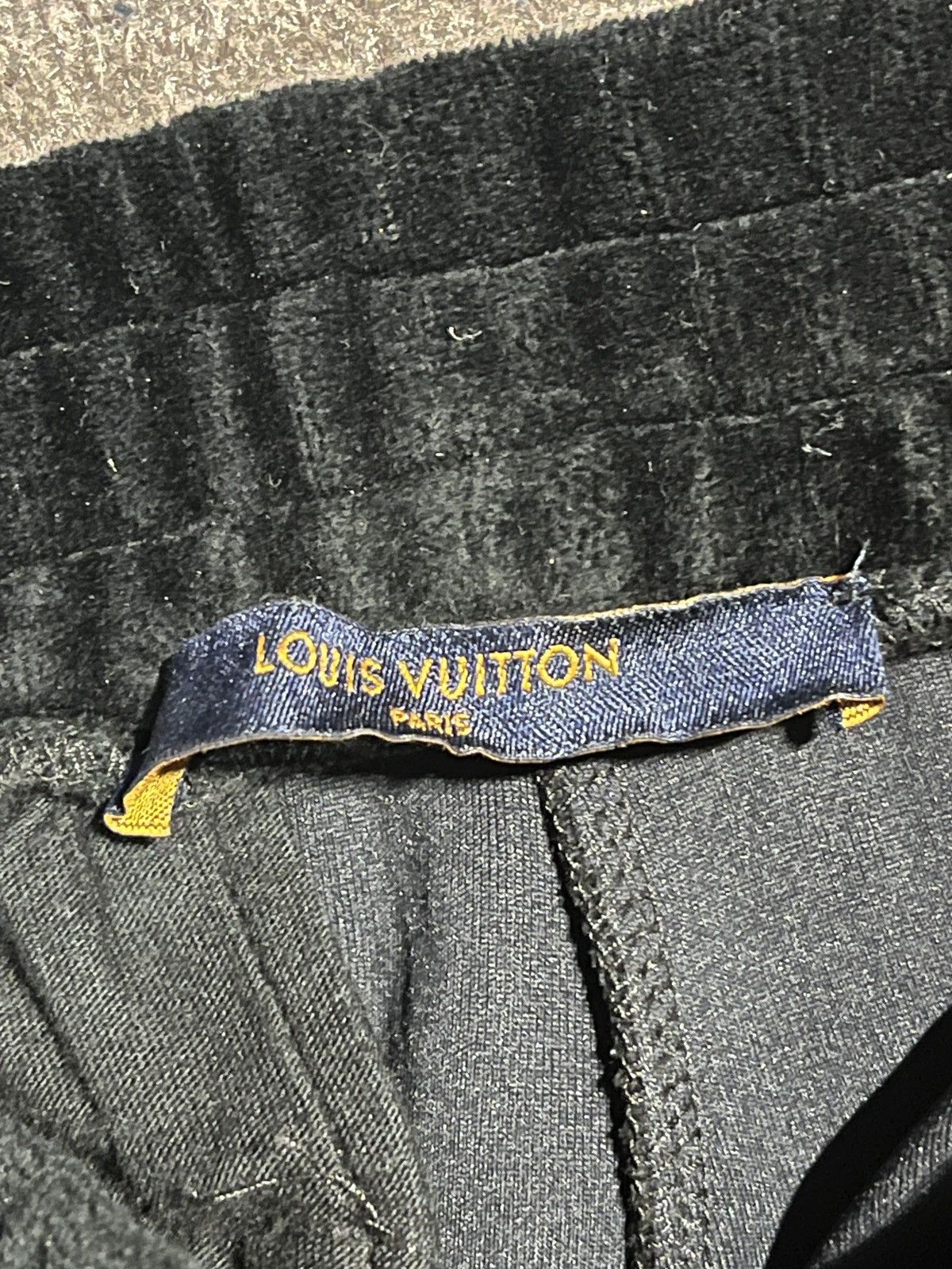 Louis Vuitton Velour Monogram Black Cargo Multi Pocket Sweatpants 2019 Size US 32 / EU 48 - 3 Thumbnail