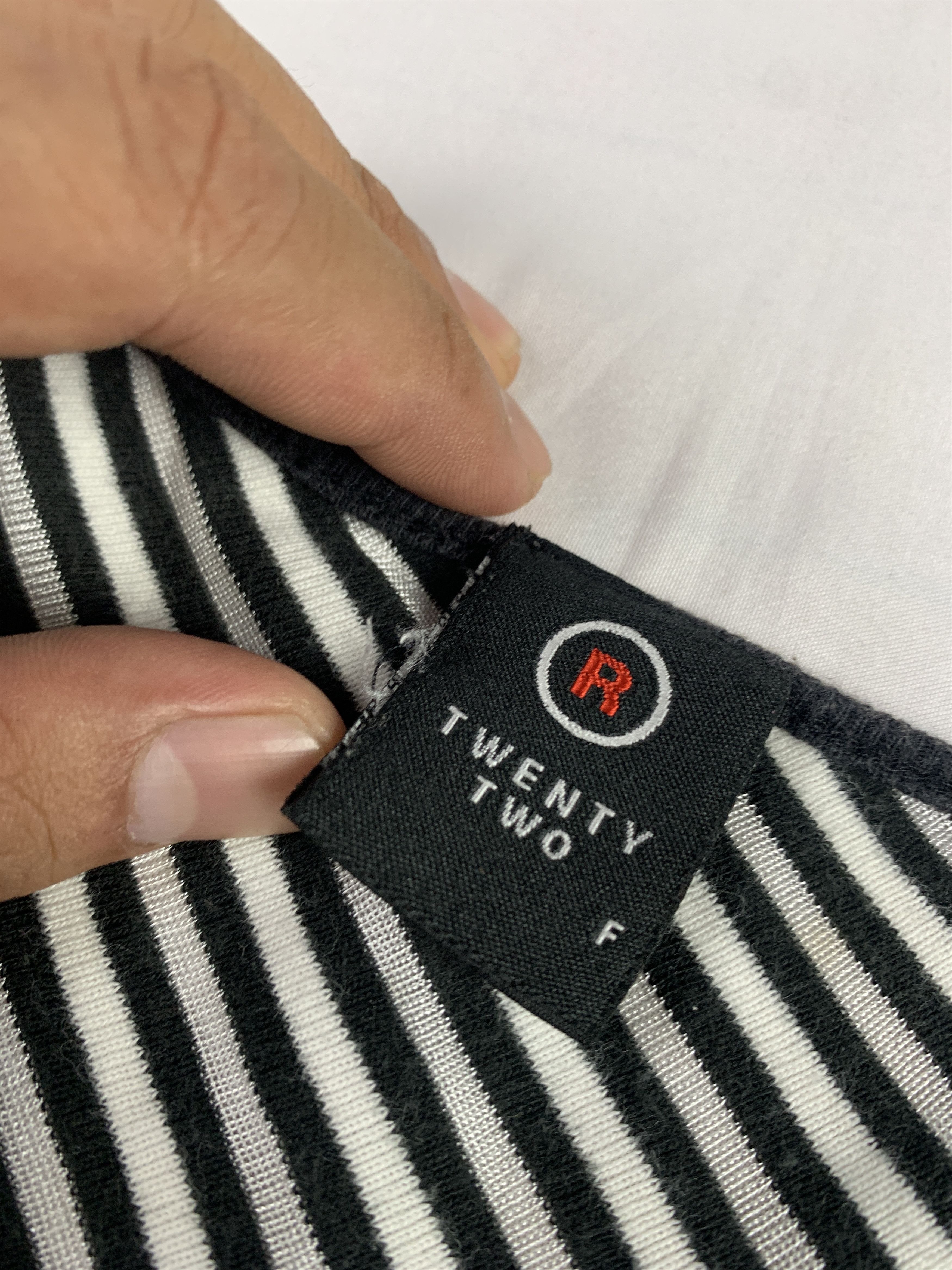 Japanese Brand Twenty Two Asymmetrical Stripes Tee (S) Size S / US 4 / IT 40 - 7 Thumbnail