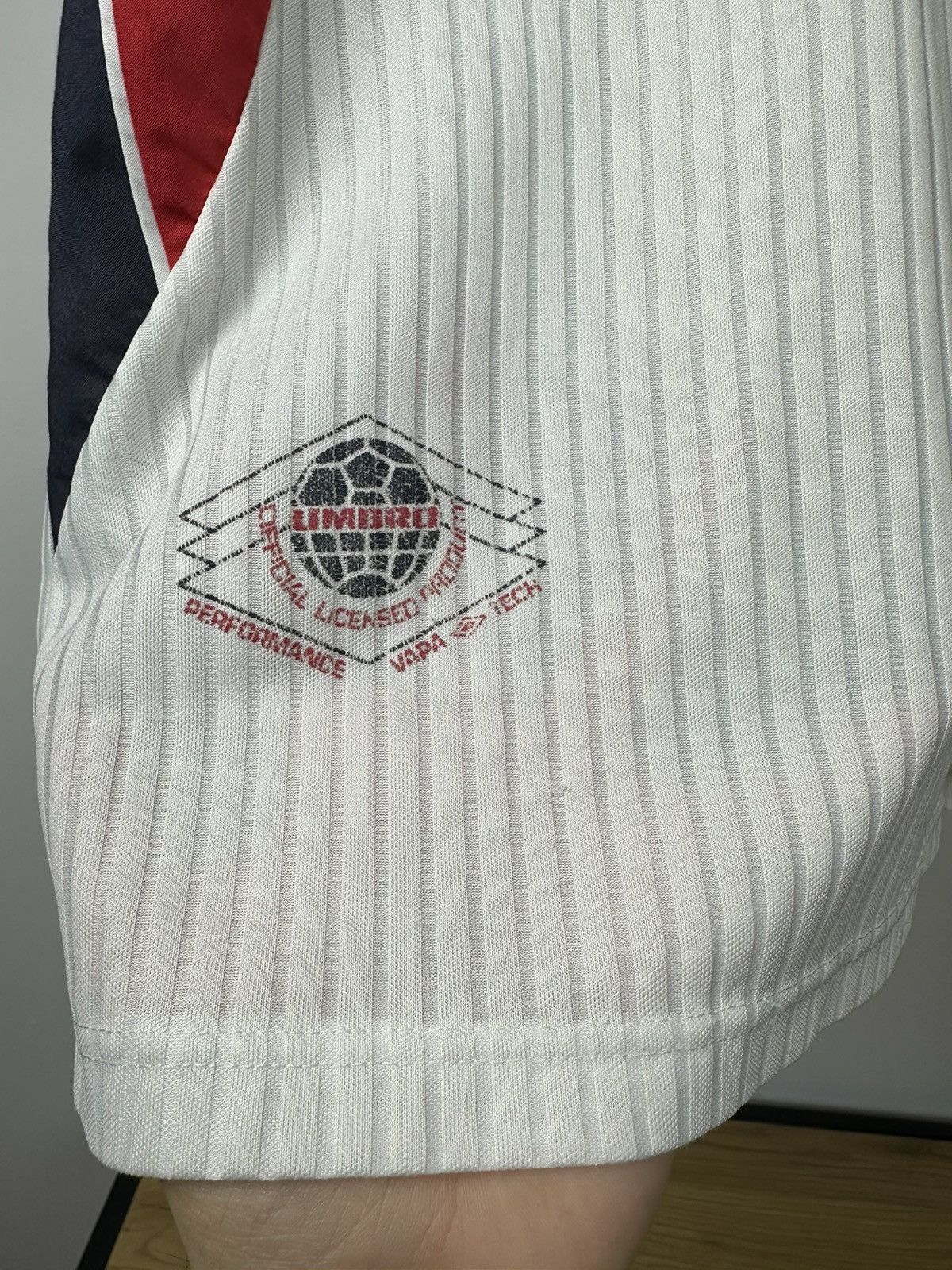 Umbro Vintage 1997-1999 England Umbro #9 Shearer Jersey Home Kit L Size US L / EU 52-54 / 3 - 6 Thumbnail