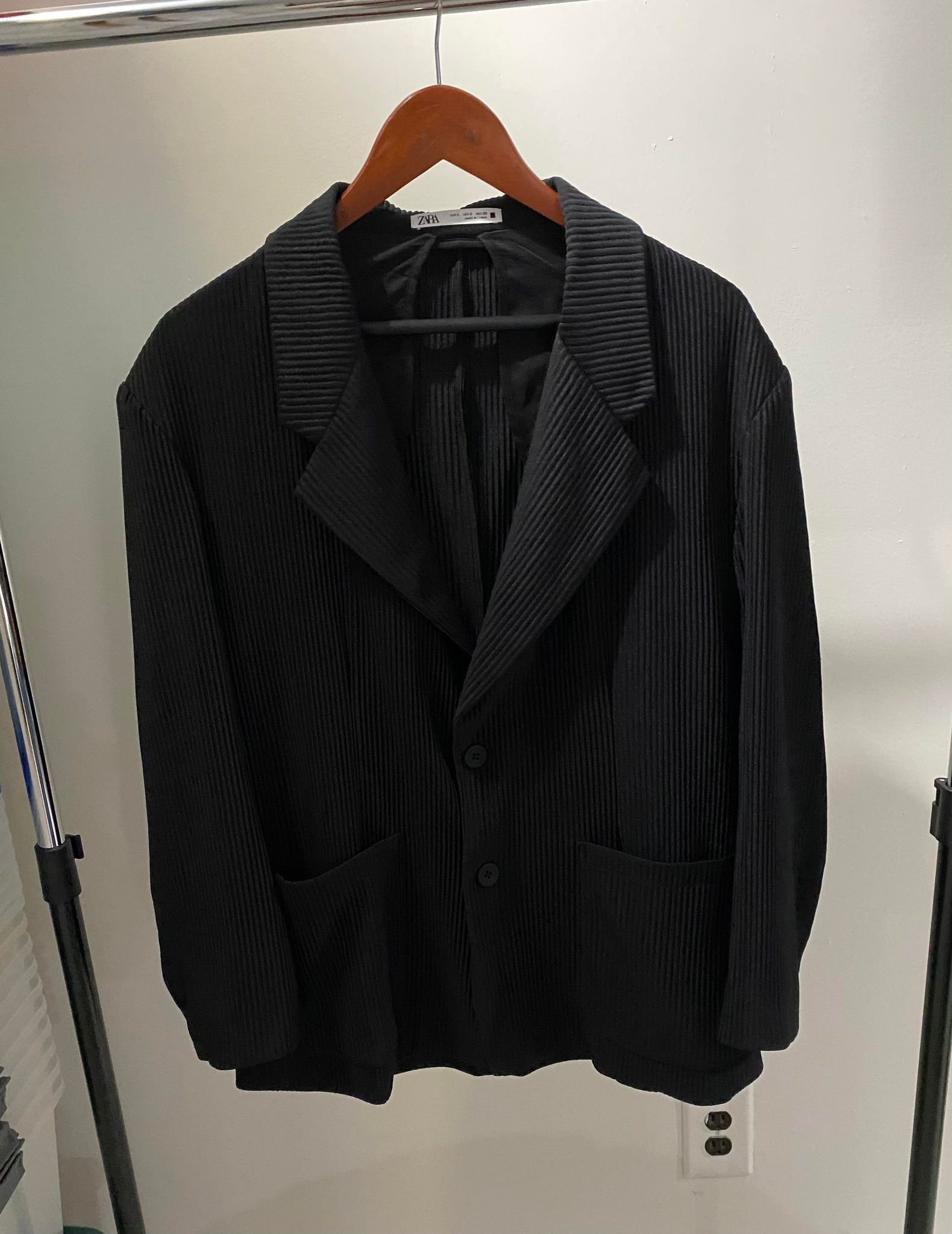 image of Zara Black Pleated Blazer, Men's (Size Small)