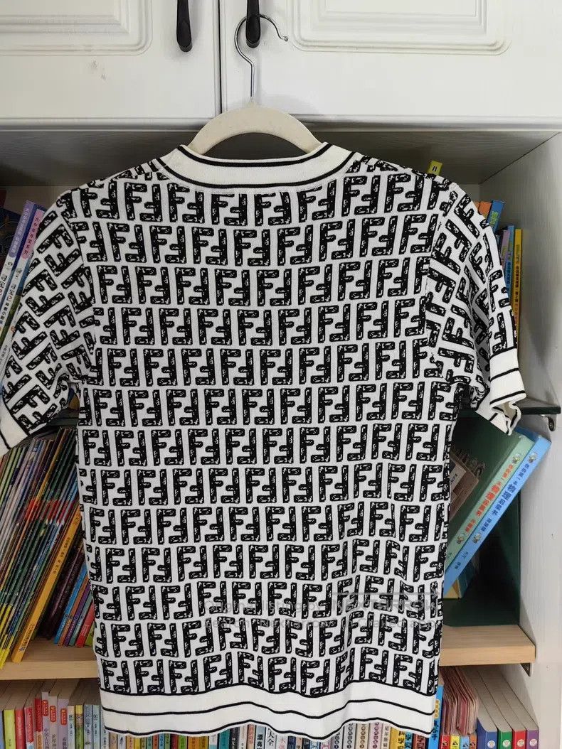 Fendi Fendi Classic Monogram Knit Short Sleeve - Black and White Size XS / US 0-2 / IT 36-38 - 9 Thumbnail