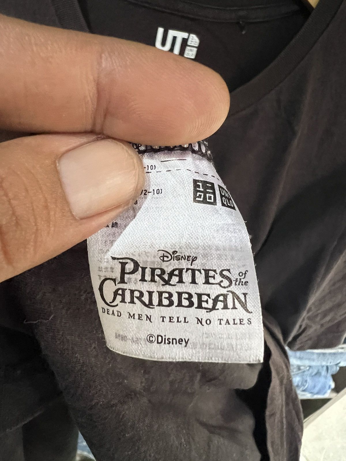 Disney 🔥Sun Faded Uniqlo Disney Pirates of The Carribean Tee Size US M / EU 48-50 / 2 - 13 Thumbnail