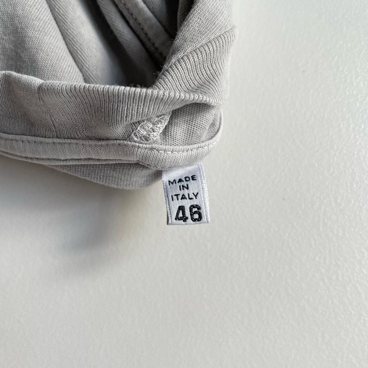 Maison Margiela S/S 10 ‘Smokers’ Pocket T Shirt Size US S / EU 44-46 / 1 - 4 Thumbnail