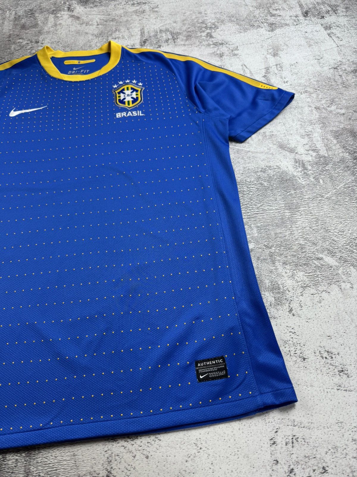 Nike Nike BRAZIL Away 2010/2011 National Football T Shirt Jersey Size US L / EU 52-54 / 3 - 10 Thumbnail