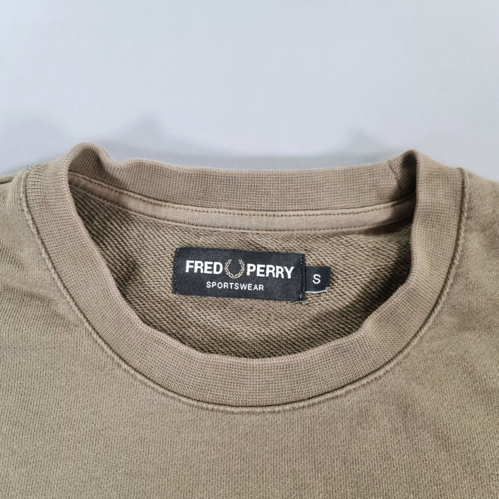 Fred Perry Fred Perry Mens Sweatshirt Green Logo Pullover Crew Neck Small Cotton Regular Dress Shirt? Size US S / EU 44-46 / 1 - 3 Thumbnail