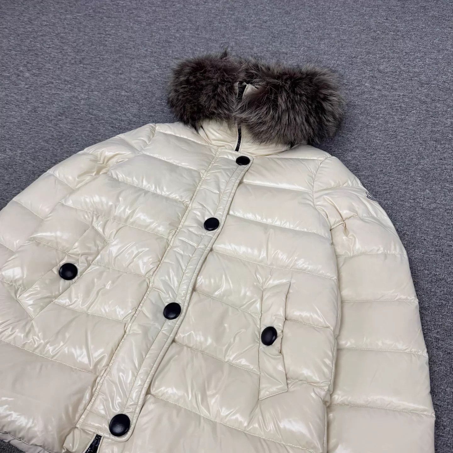Moncler Moncler Tarier Ivory A-line Down Jacket 2 Size XS / US 0-2 / IT 36-38 - 3 Thumbnail