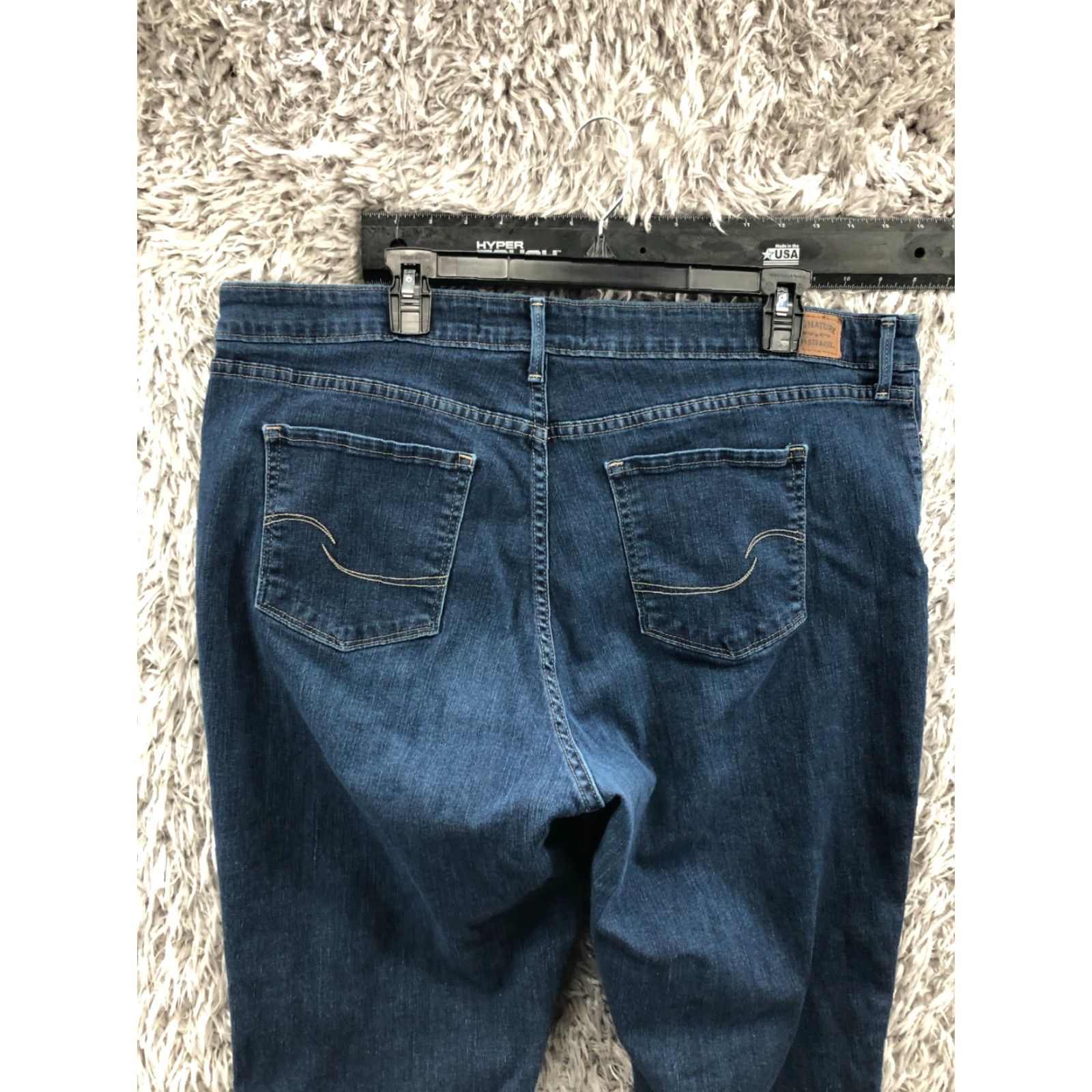 Levi's Levi's Signature Capri Jeans Size 22 Womens Medium Wash Blue Jeans Capri 5-Pocket Levi's 500 Series Womens Plus Size 40" / US 18 - 7 Thumbnail