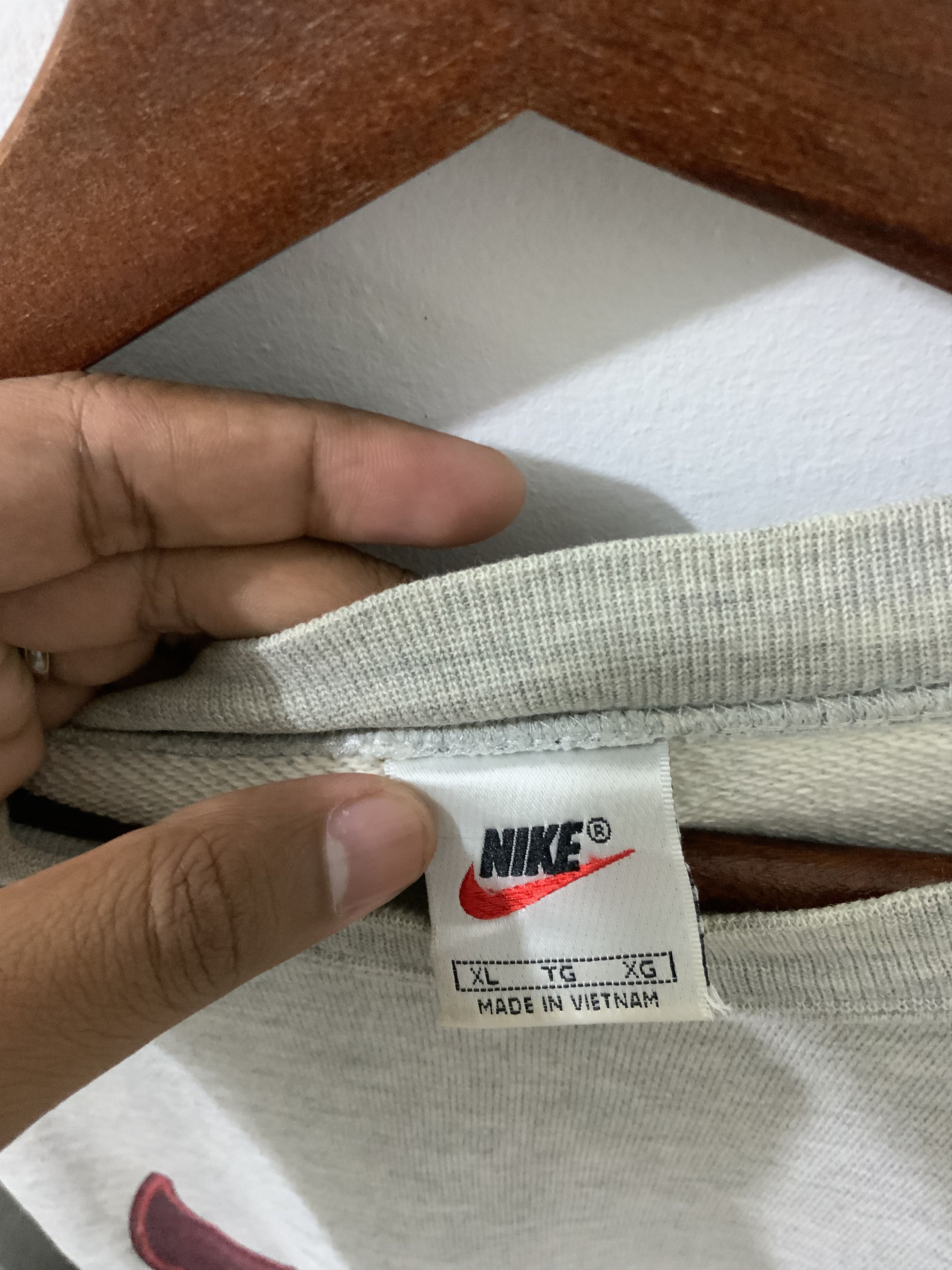 Nike Vintage Nike Swoosh Sweatshirt Size US XL / EU 56 / 4 - 15 Thumbnail