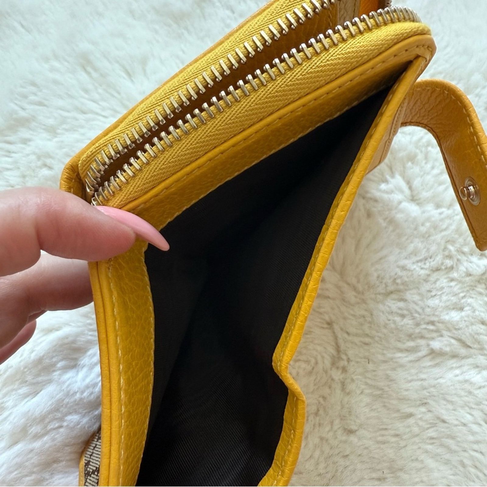 Gucci NWT!!! Gucci unisex wallet with zipper Authentic Size ONE SIZE - 7 Thumbnail