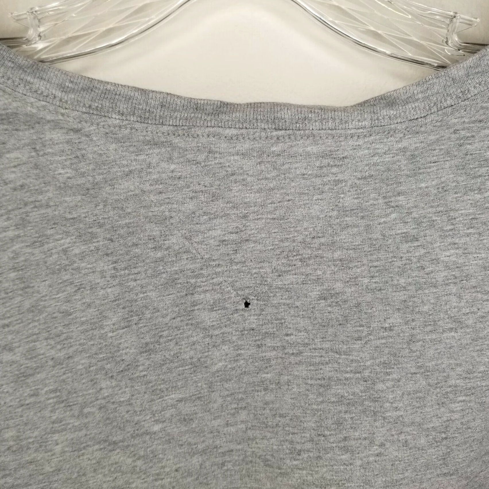 Tommy Hilfiger Tommy Hilfiger T-Shirt Mens Gray Short Sleeve L Size - Adult Casual Tee, 90s/2000s Style (Hole Near Collar) Size US L / EU 52-54 / 3 - 5 Thumbnail