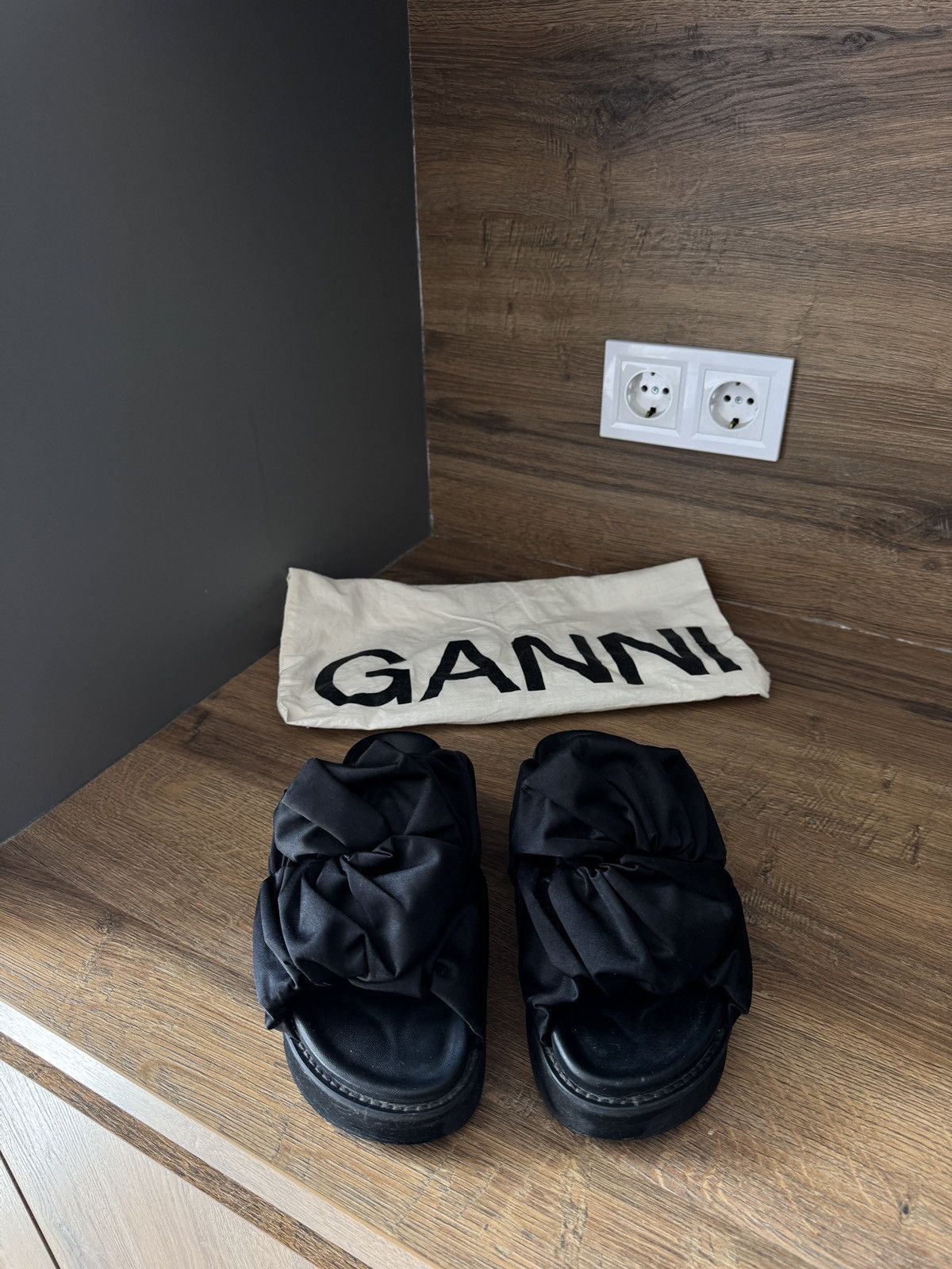 Ganni Ganni Ruched Platform Black Sandals Size US 6 / IT 36 - 2 Thumbnail