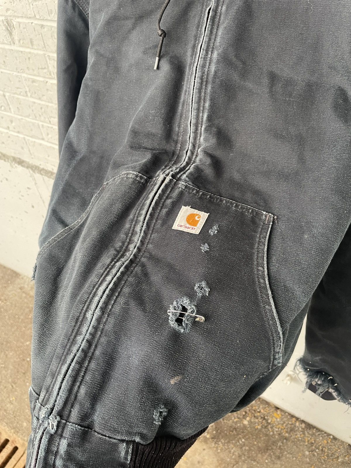 Carhartt Faded and Distressed Carhartt hooded active jacket Size US XL / EU 56 / 4 - 7 Thumbnail