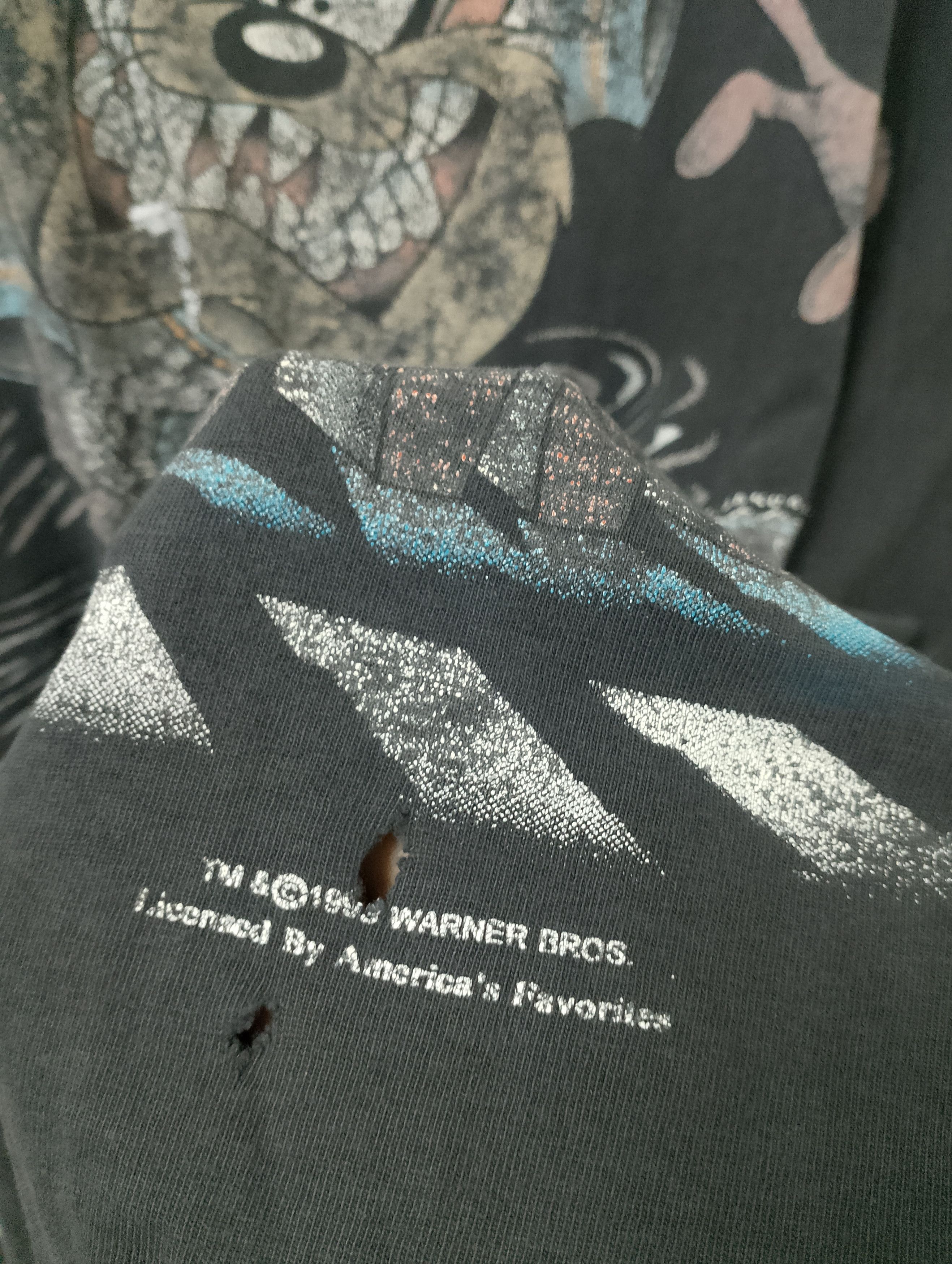NFL × Vintage × Warner Bros Vintage Warner Bros Tazmania NFL Distress Ripped Tshirt Size US XXL / EU 58 / 5 - 2 Thumbnail