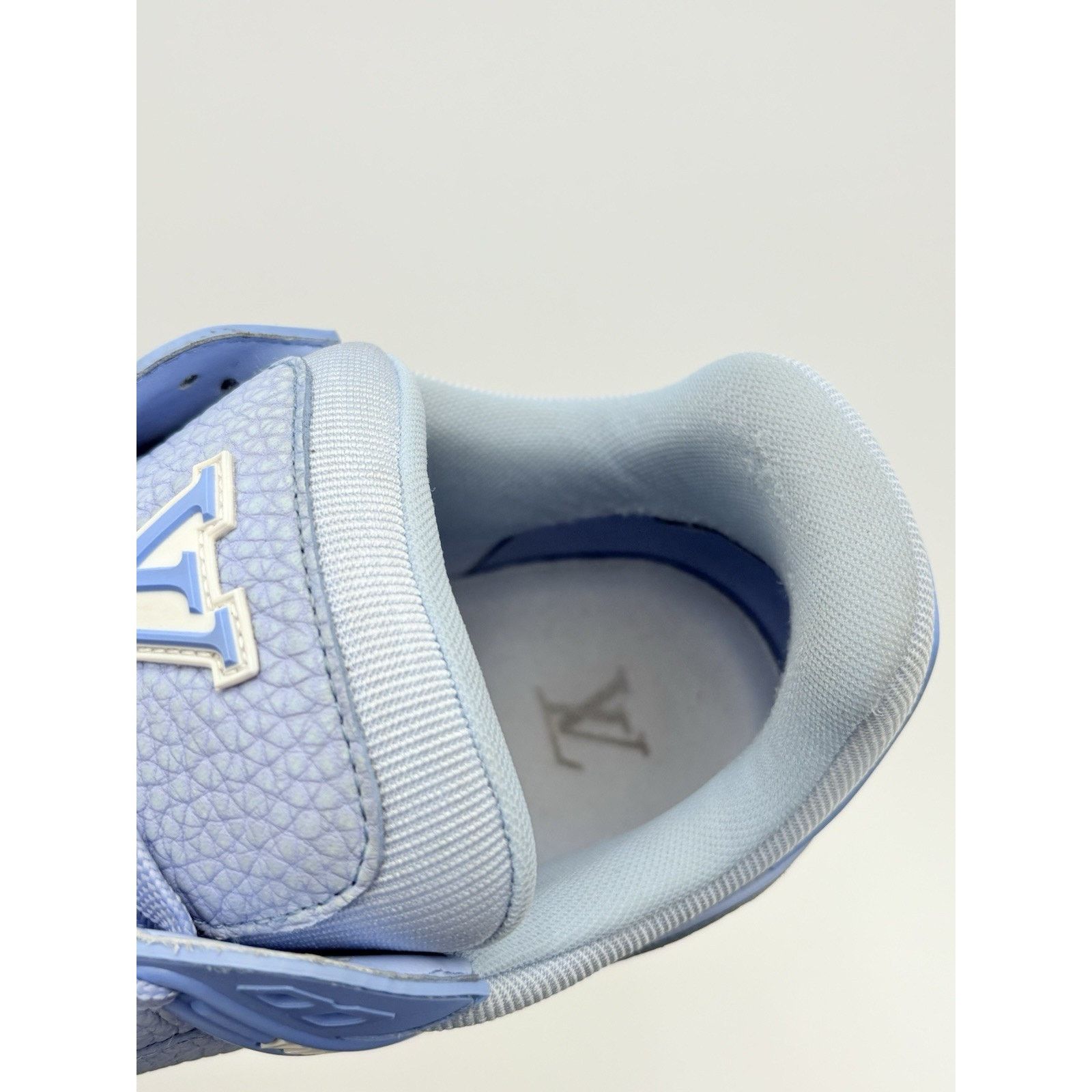 Louis Vuitton Louis Vuitton Trainer ' Light Blue White ' | GREAT COND! Size US 12.5 / EU 45-46 - 6 Thumbnail