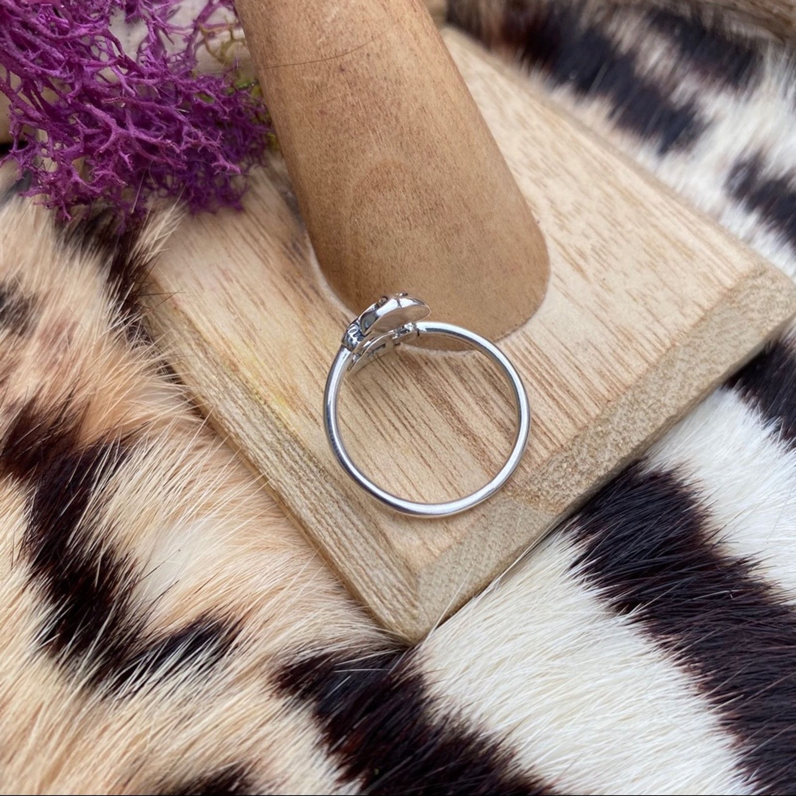 The Unbranded Brand Double Skull Sterling Silver Ring Size ONE SIZE - 3 Thumbnail