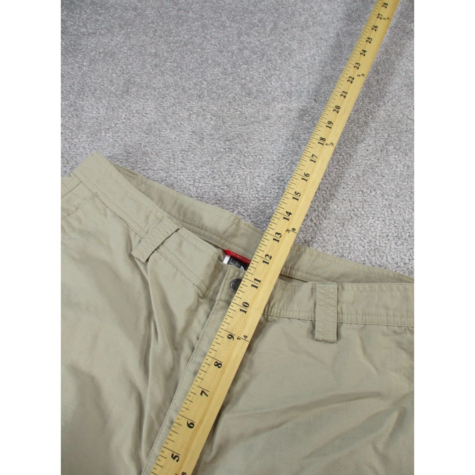 The North Face The North Face Shorts Mens 36 Beige Khaki Nylon Lightweight Hiking Chino Casual 90s Outdoor Mens Size US 36 / EU 52 - 5 Thumbnail