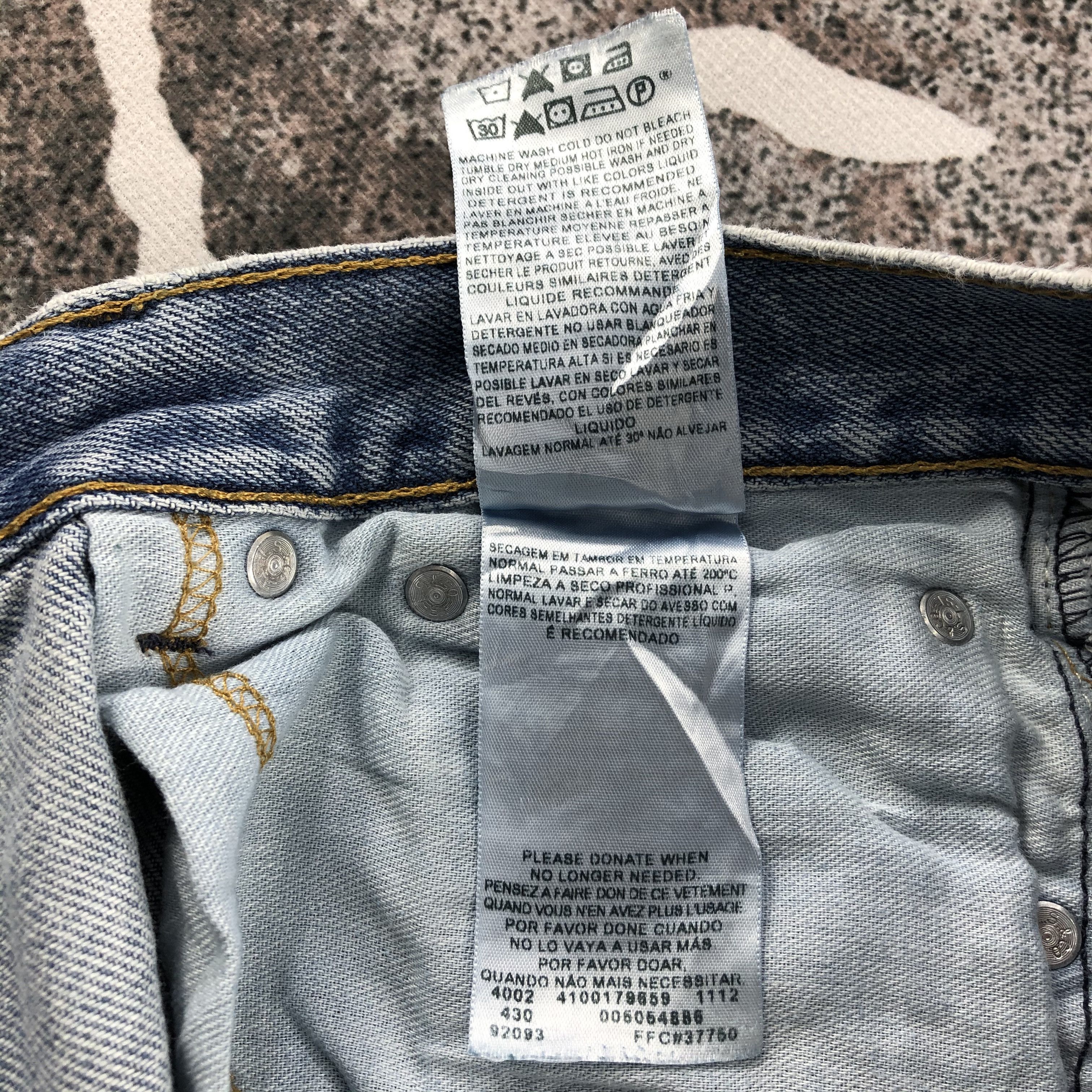 Levi's Vintage Levis 505 Jeans Medium Wash Denim KJ563 Size US 33 - 11 Thumbnail