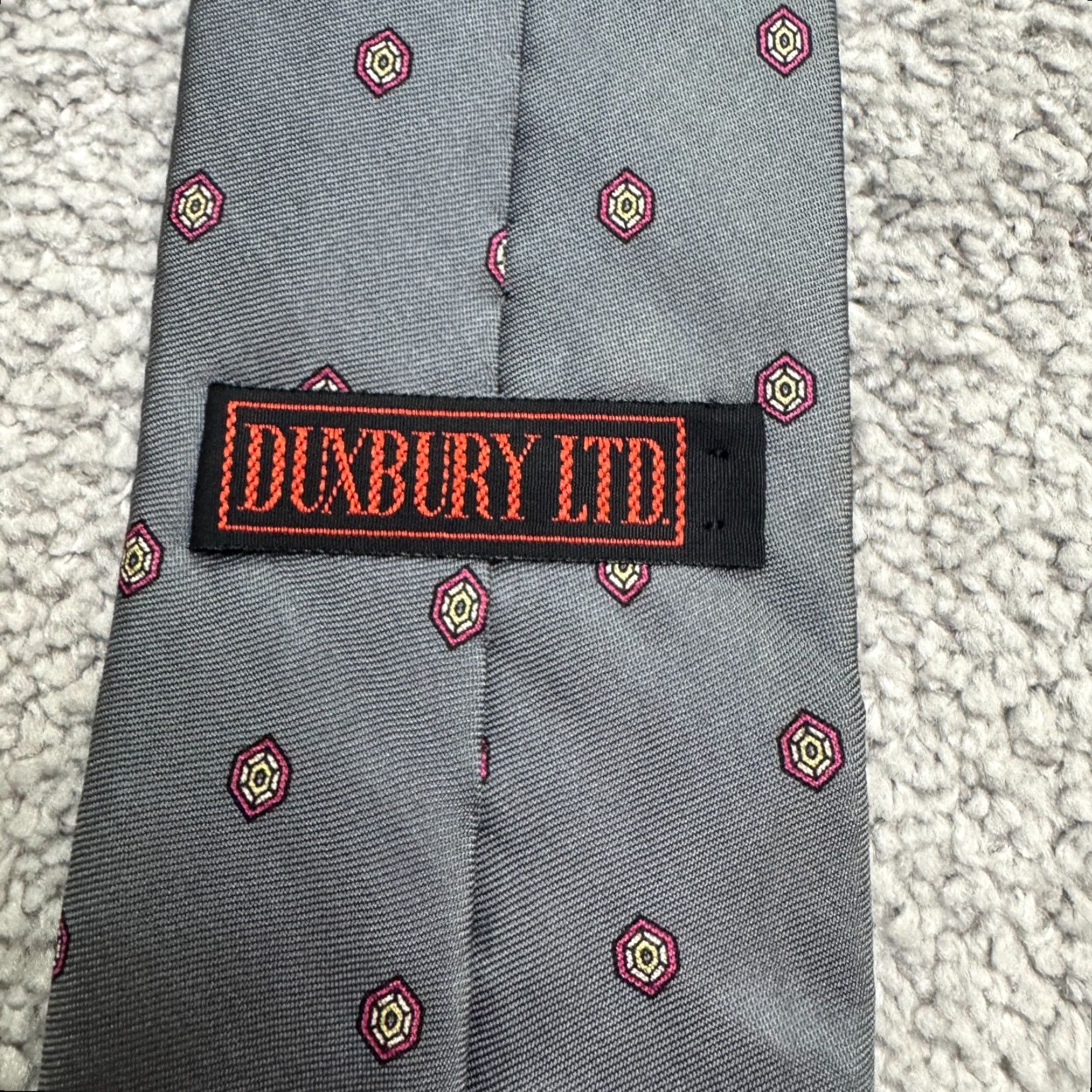 Vintage VINTAGE Duxbury Tie Geometric Silk Classic USA One Size Gray Mens Neckwear 57-60" Classic Pattern 100% Silk Geometric Vintage Mens Accessories Size ONE SIZE - 7 Thumbnail