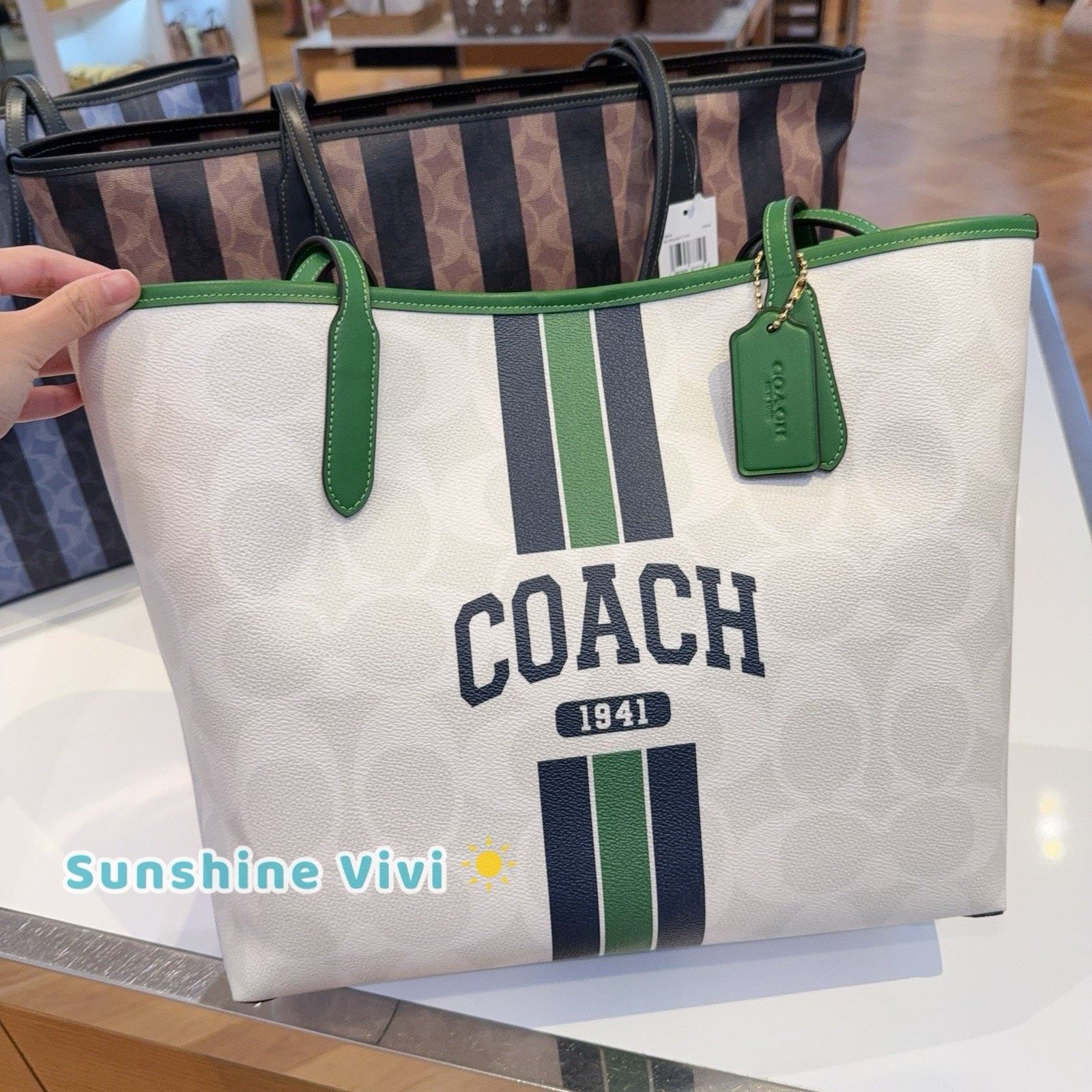 Coach NWT COACH City Tote Bag Signature Canvas Coach Graphic CBI79 Size ONE SIZE - 1 Thumbnail