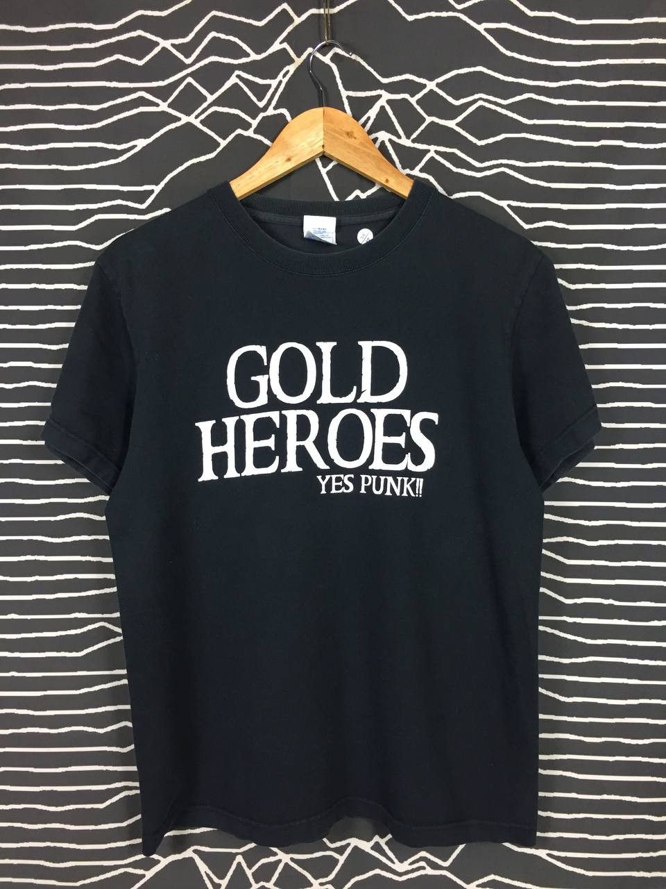 Vintage United Athle Gold Heroes Yes Punk!! Wording Tee Size US M / EU 48-50 / 2 - 2 Thumbnail