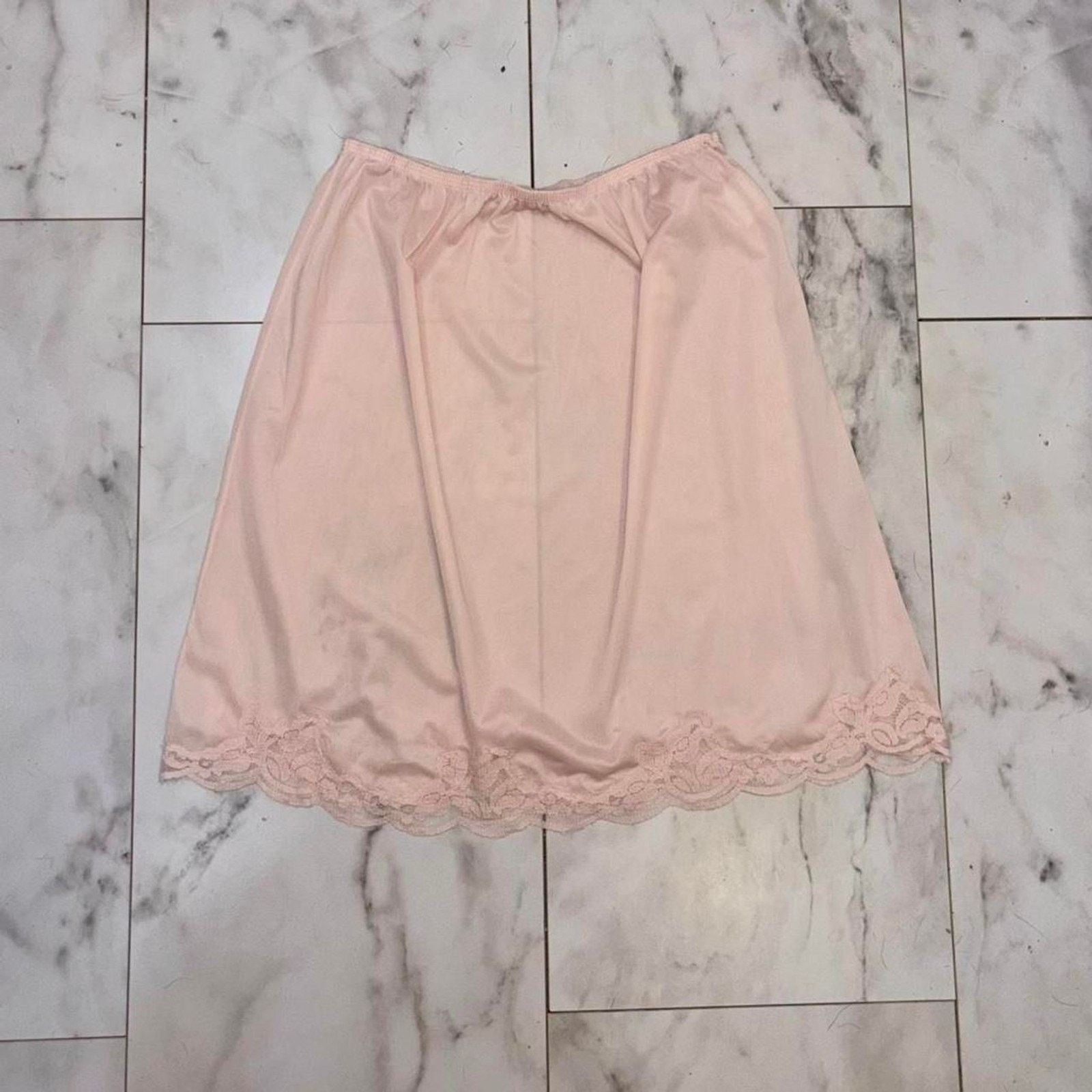Anthropologie Baby Pink Slip Skirt With Lace Trim Sz L Size 34" / US 12 / IT 48 - 9 Thumbnail