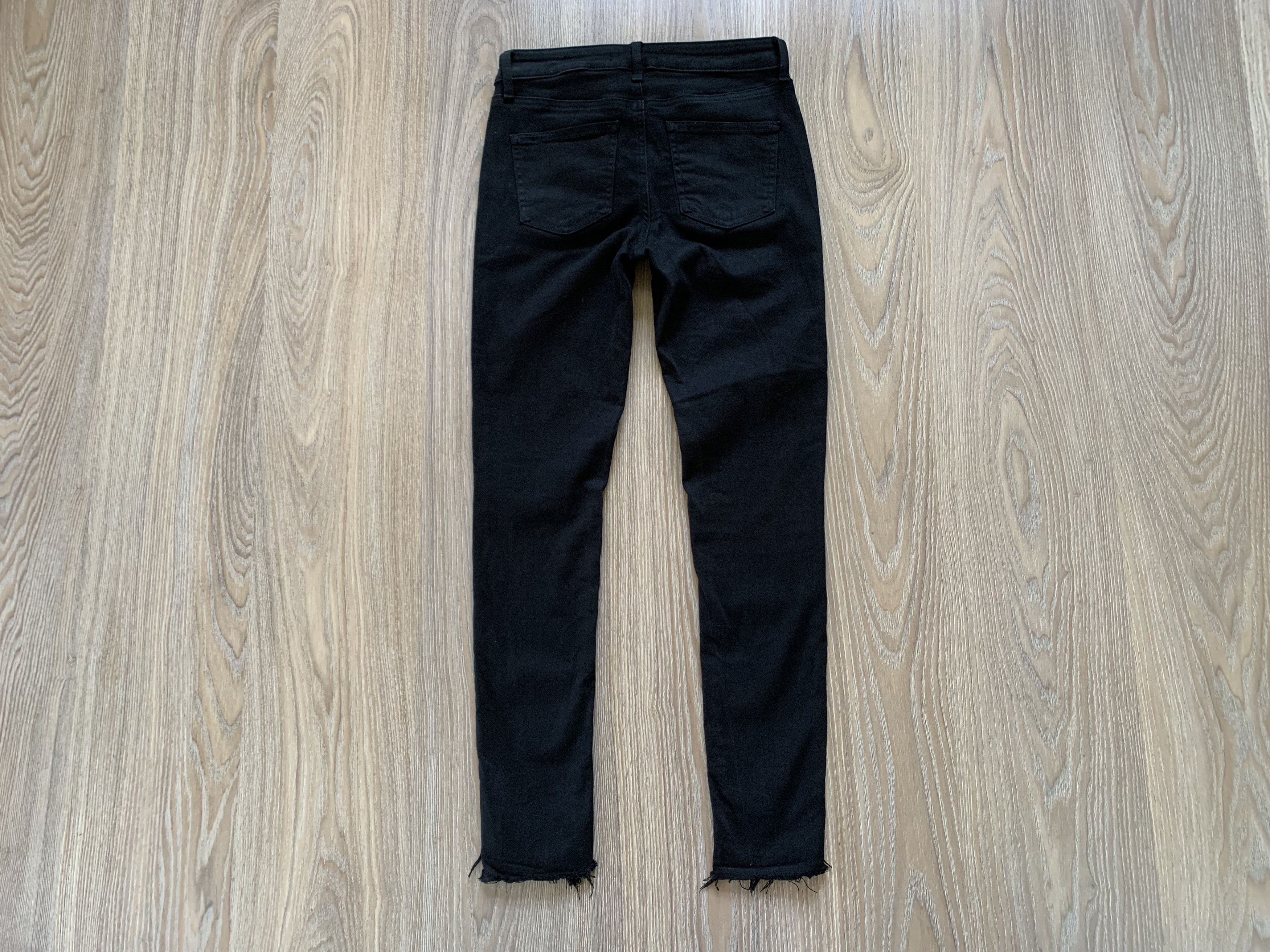 Uniqlo Uniqlo Distressed Black Denim Skinny Jeans Size 26" / US 2 / IT 38 - 3 Thumbnail