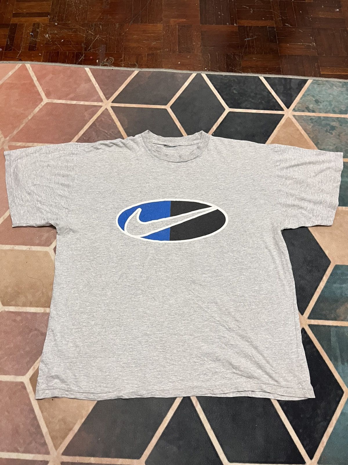 Nike Vintage Y2K nike swoosh big logo Size US L / EU 52-54 / 3 - 1 Thumbnail