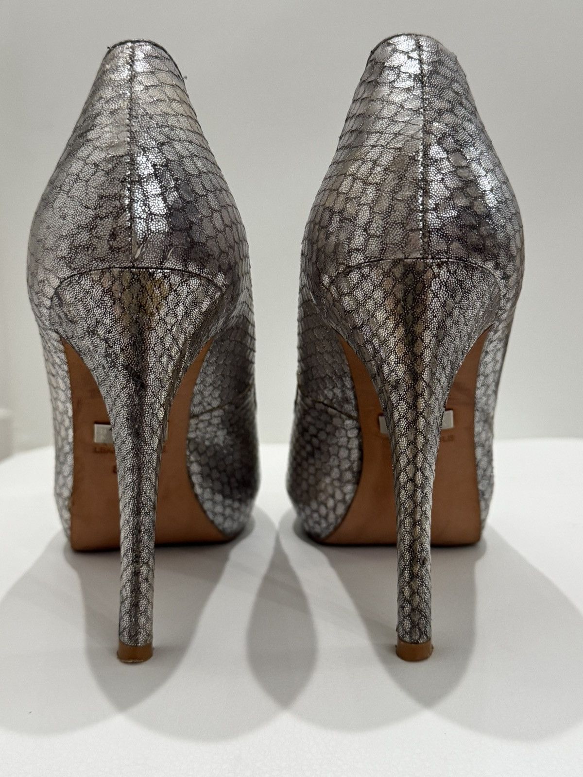 Badgley Mischka Badgley Mischka Silver Snake Print Leather Size US 8.5 / IT 38.5 - 6 Thumbnail