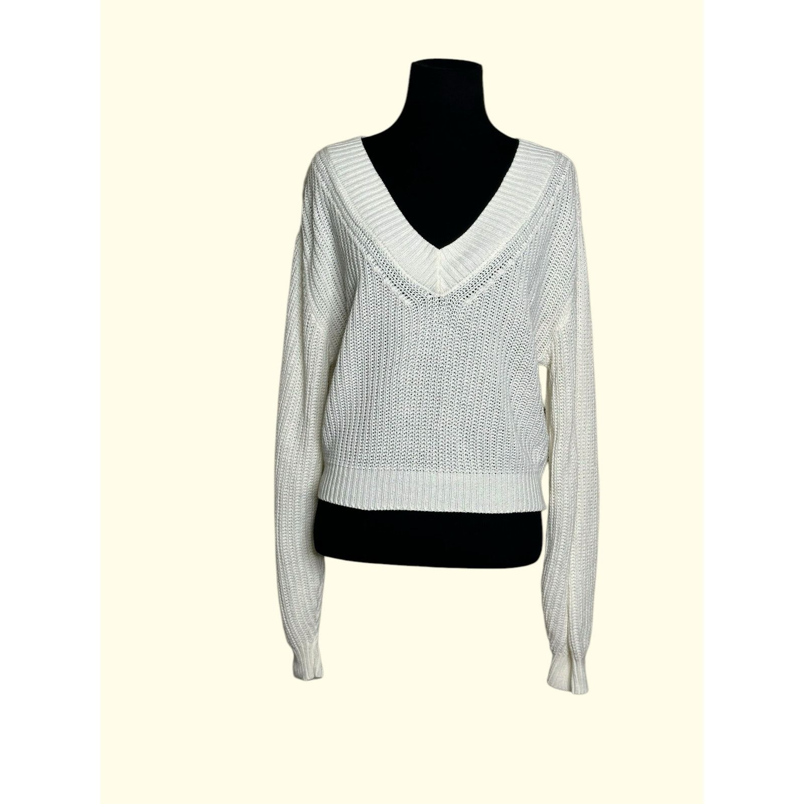 H&M Divided off white v neck sweater size XS Size XS / US 0-2 / IT 36-38 - 9 Thumbnail