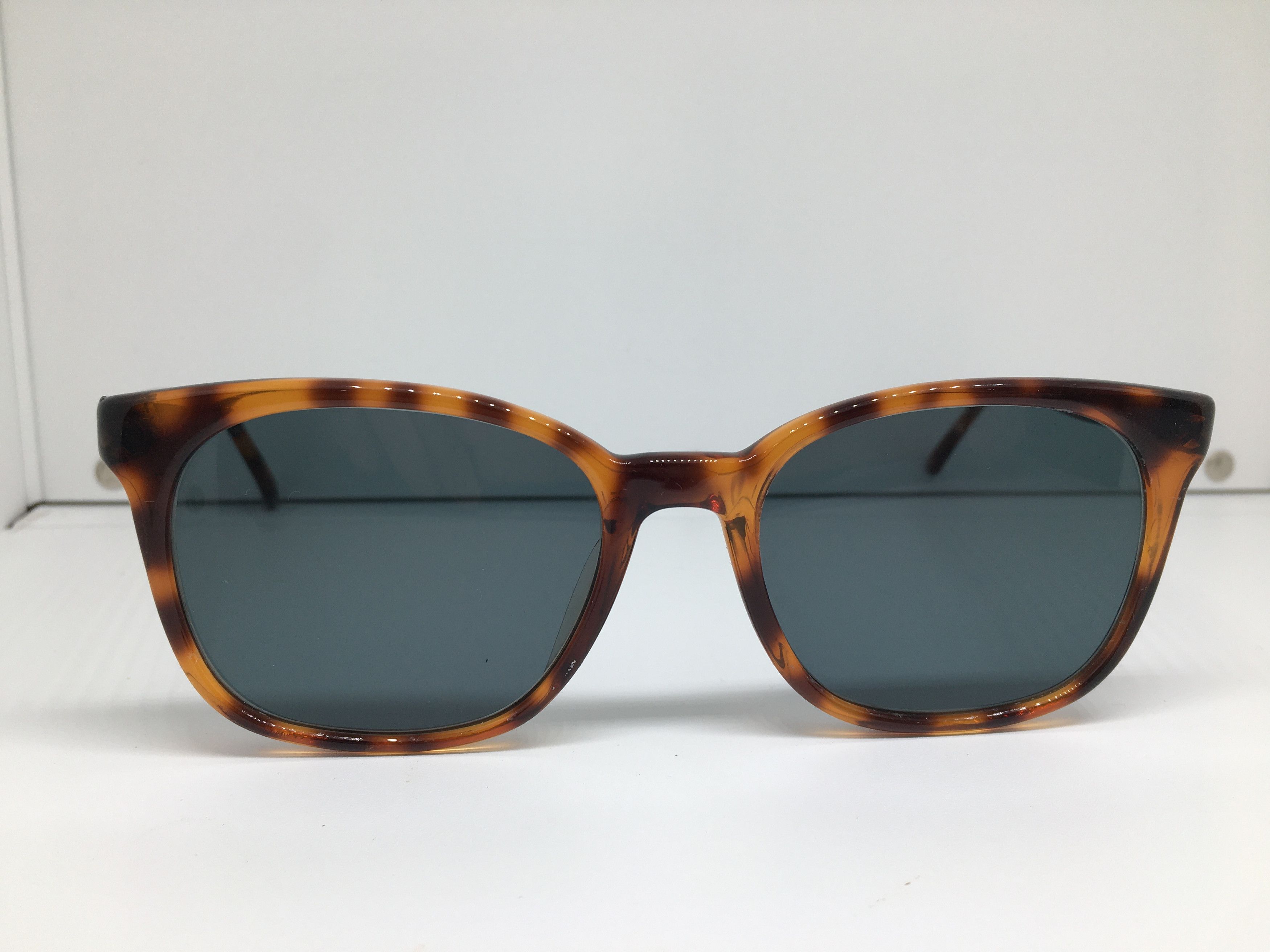 Vintage Vintage UOVO Tortoise Sunglasses Frame Size ONE SIZE - 1 Thumbnail