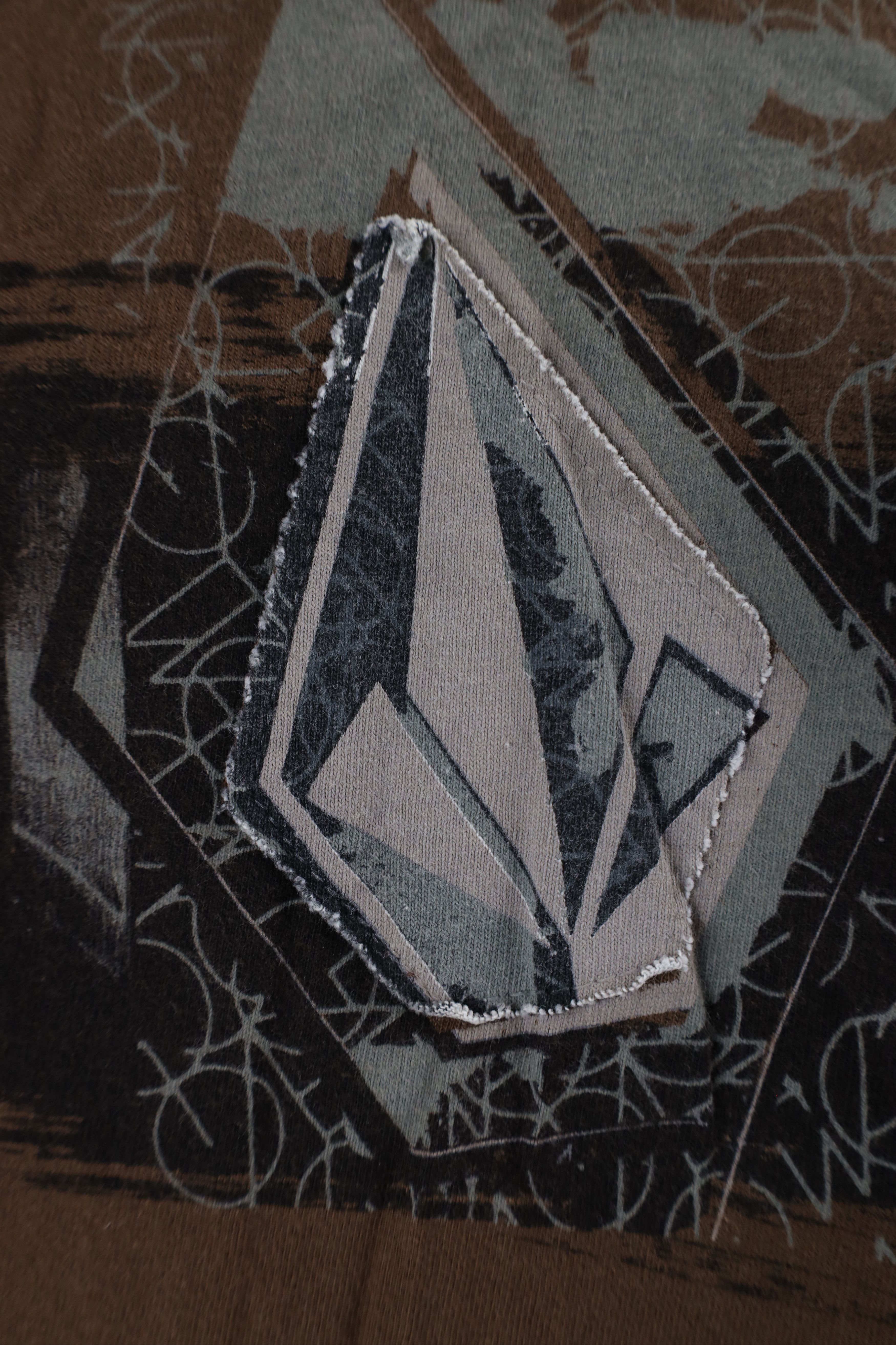 Vintage × Volcom Vintage Volcom Out Geometric Skateboard Surfing T-Shirt Size US S / EU 44-46 / 1 - 5 Thumbnail