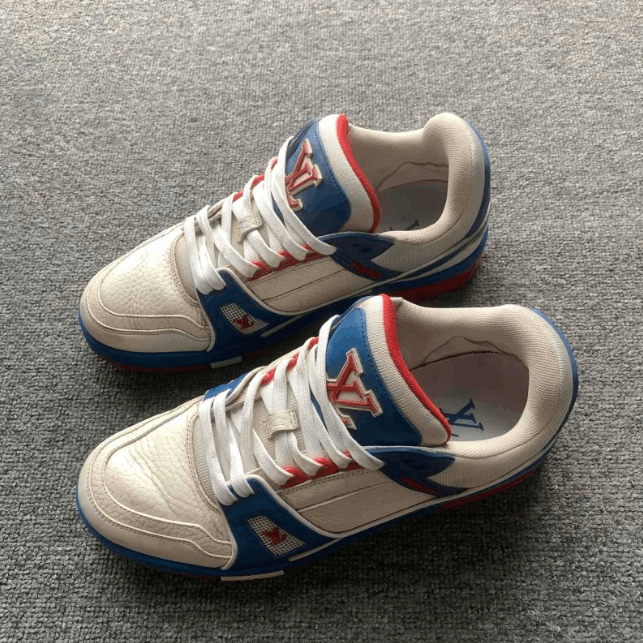 Louis Vuitton Louis Vuitton low-top sneakers Size US 7 / EU 40 - 1 Thumbnail