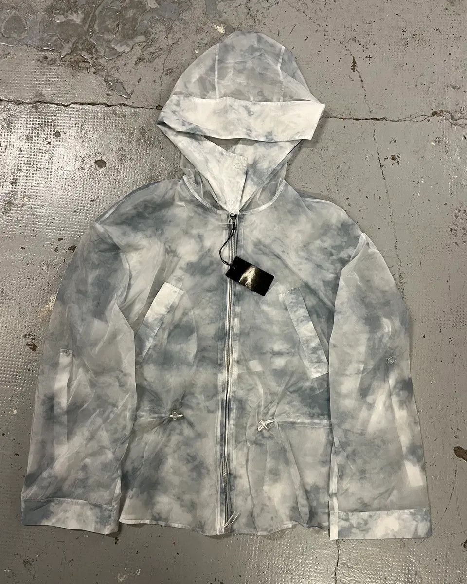 Emporio Armani AW2022 Emporio Armani White & Blue Cloudy Windbreaker Jacket Size US S / EU 44-46 / 1 - 1 Thumbnail