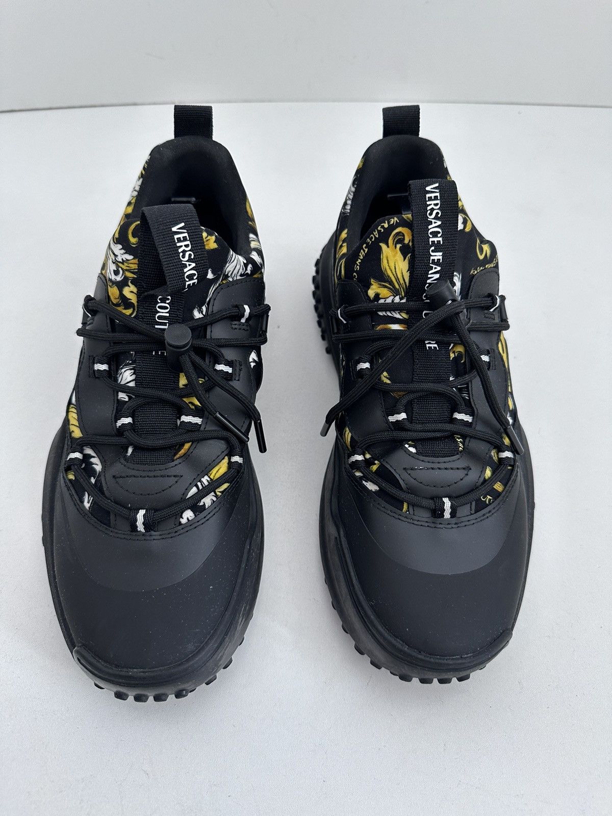 Versace Jeans Couture Versace Jeans Couture OUTLINE BAROCCO HYBER SNEAKERS US8.5 Size US 8.5 / EU 41-42 - 5 Thumbnail