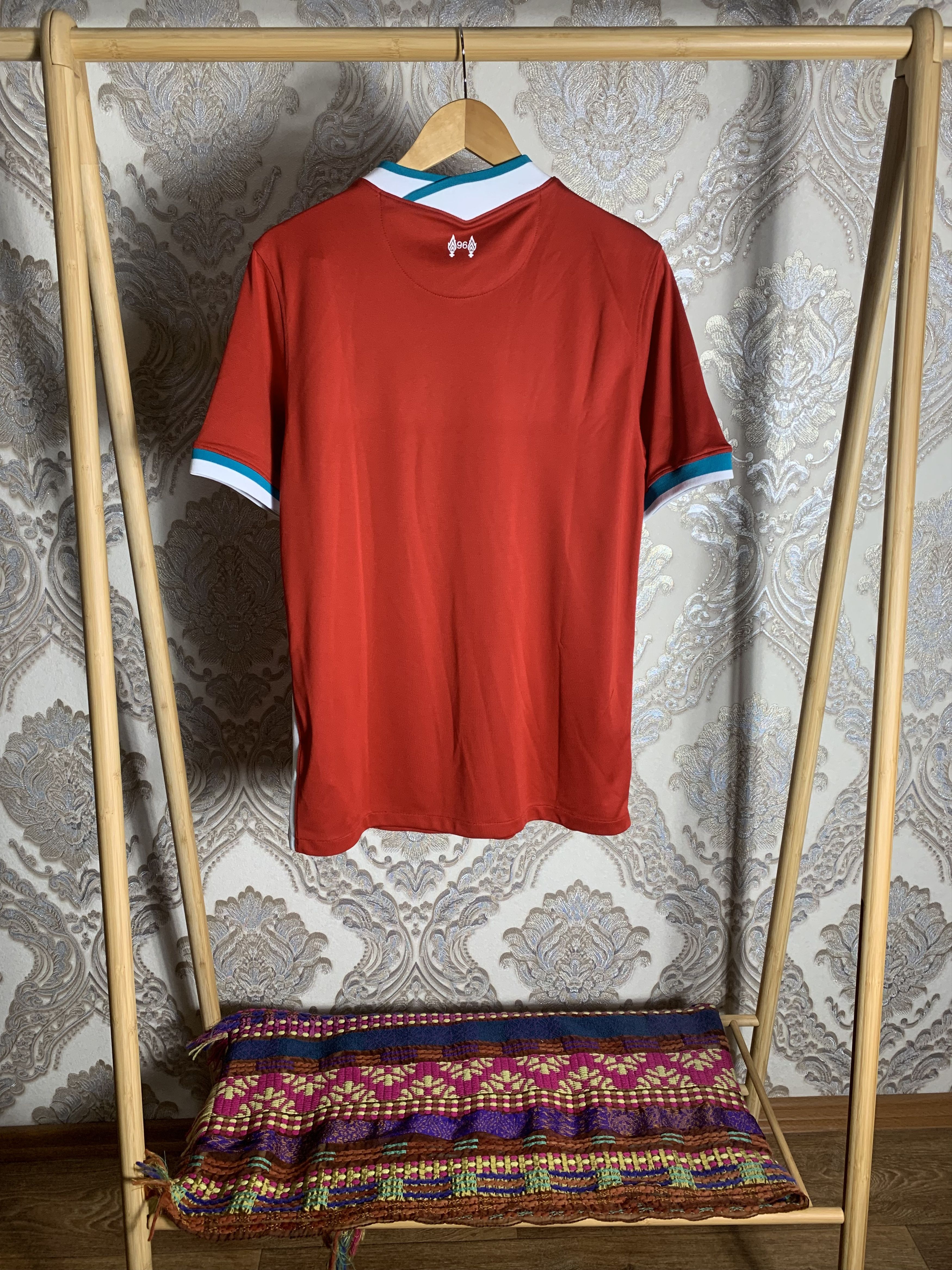 Nike VINTAGE NIKE FC LIVERPOOL ENGLAND SOCCER JERSEY RETRO Y2K Size US L / EU 52-54 / 3 - 6 Thumbnail