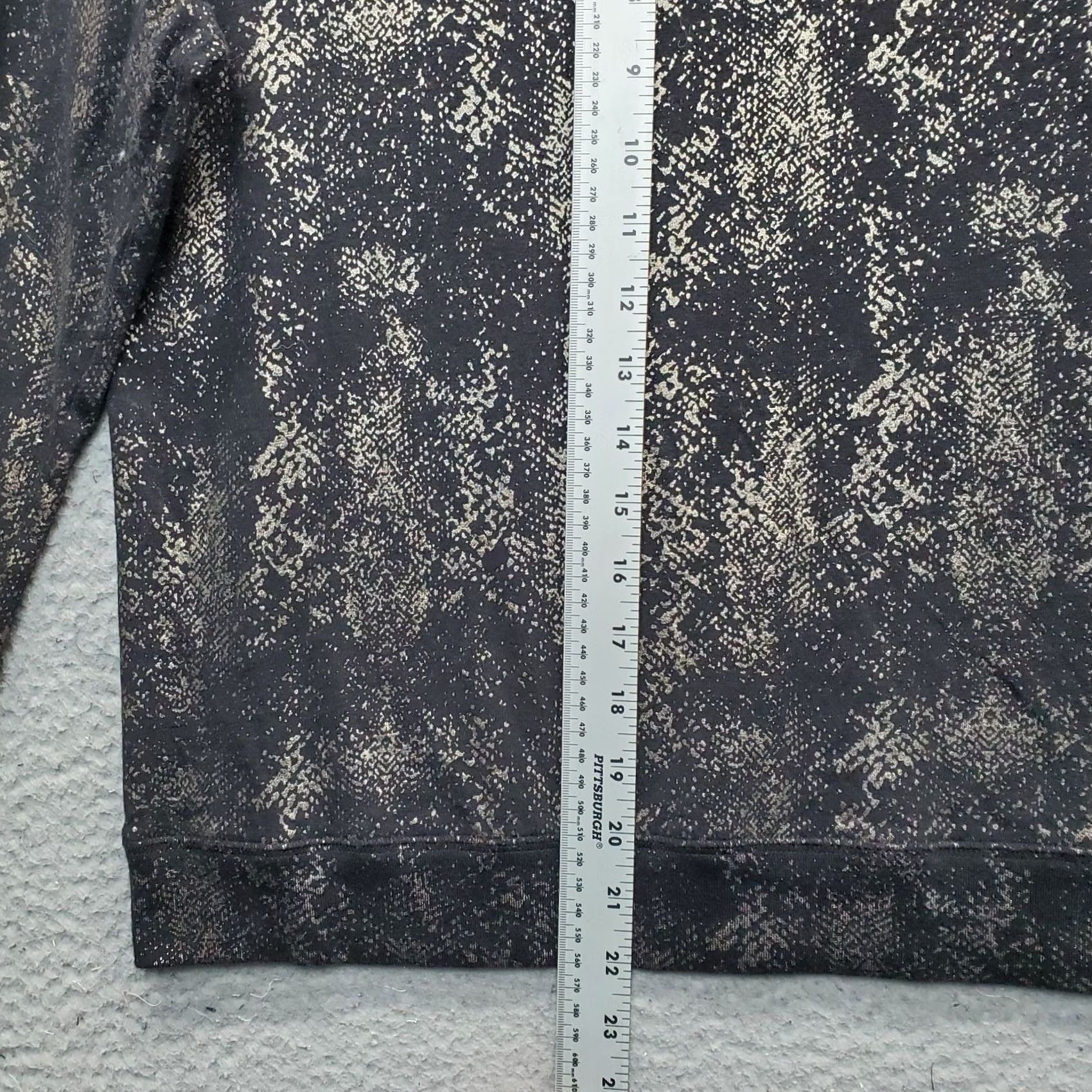 Vintage Rock & Republic Shirt Womens Size L Multi Metallic Snake Skin Print Round Neck Size L / US 10 / IT 46 - 3 Thumbnail