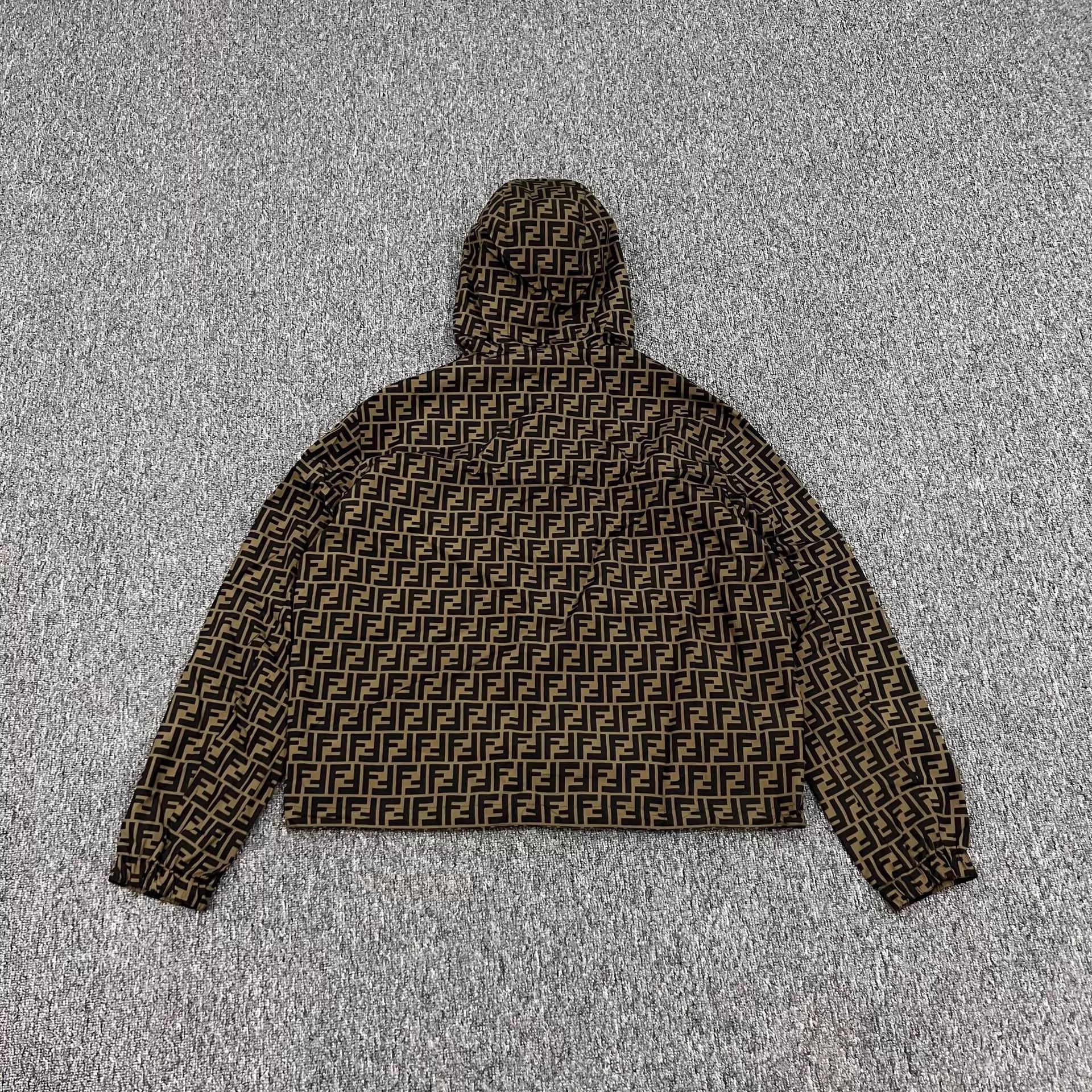 Fendi Fendi 2-Sided FF Monogram Hooded Zip Jacket Size 54 Size US L / EU 52-54 / 3 - 2 Thumbnail