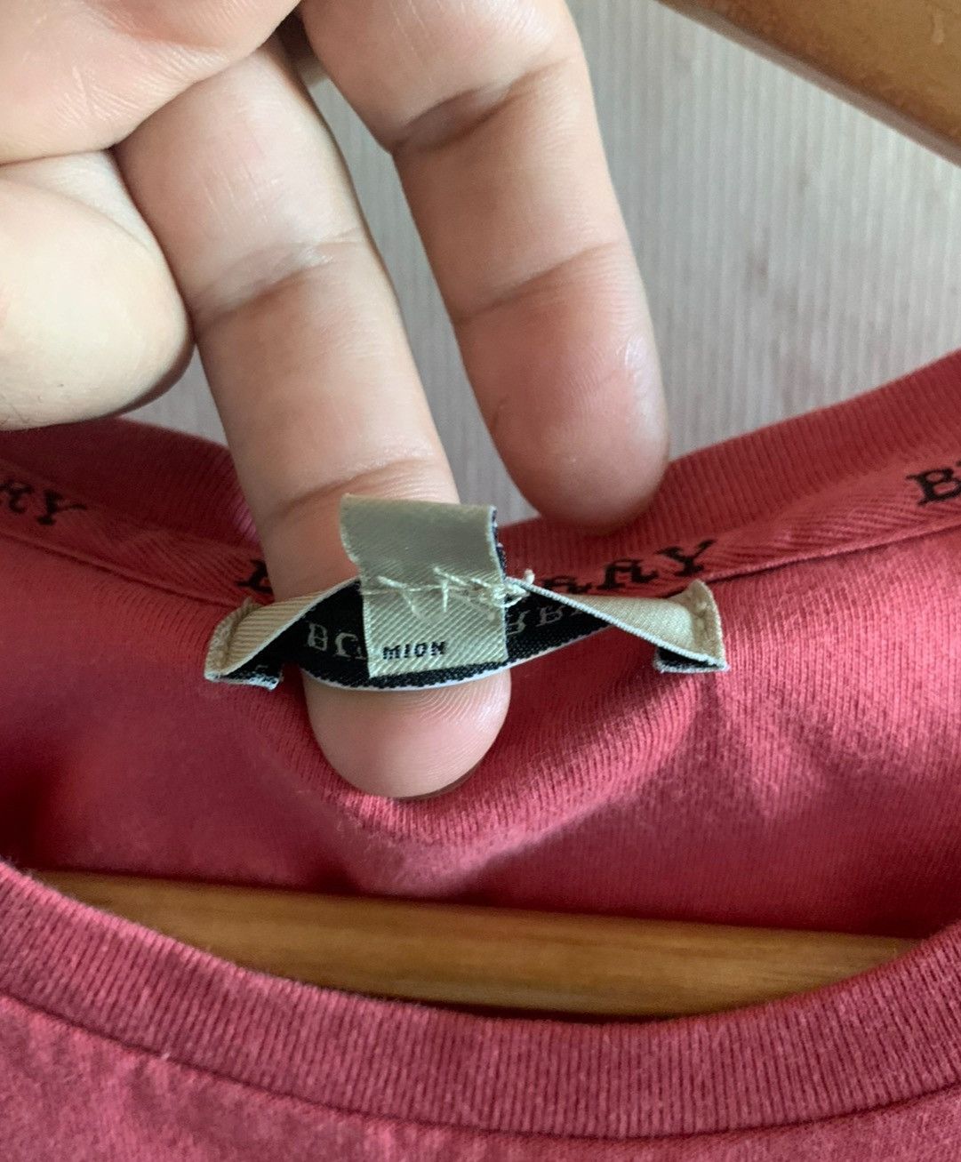 Burberry Burberry t shirt size L Size US L / EU 52-54 / 3 - 6 Thumbnail