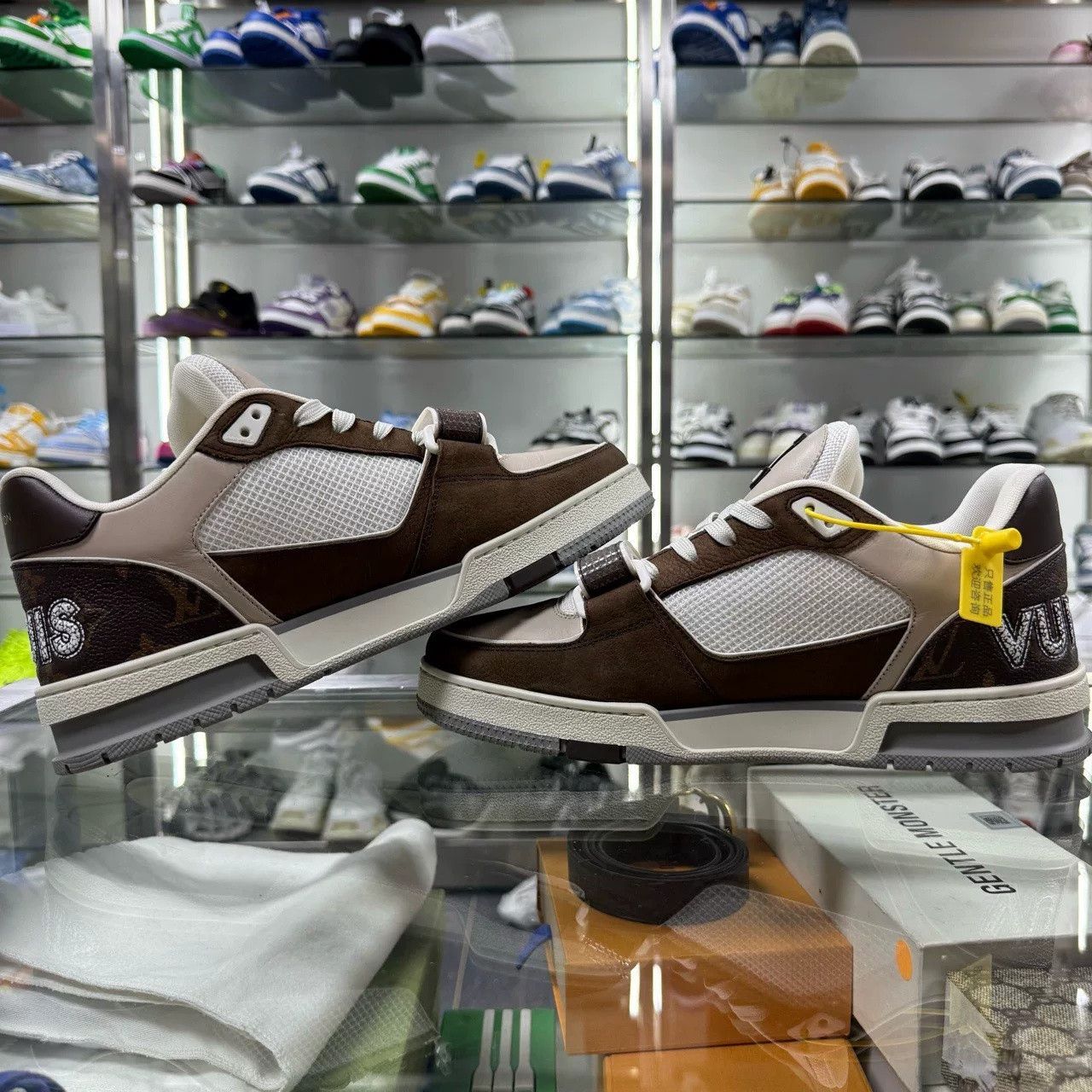 Louis Vuitton Louis Vuitton LV Trainer Sneakers Size US 9 / EU 42 - 4 Thumbnail