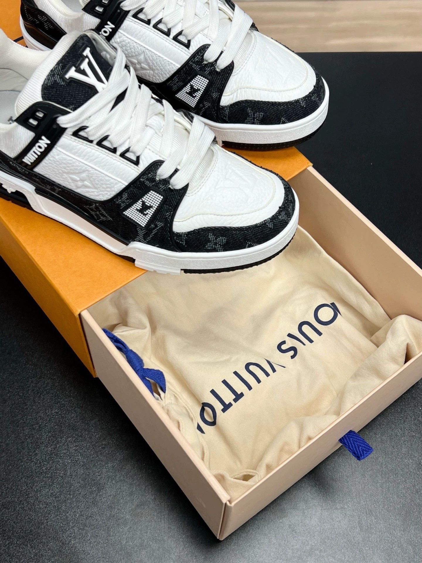 Louis Vuitton lv trainer black and white sneakers size 37.5 Size US 5.5 / EU 38 - 9 Thumbnail