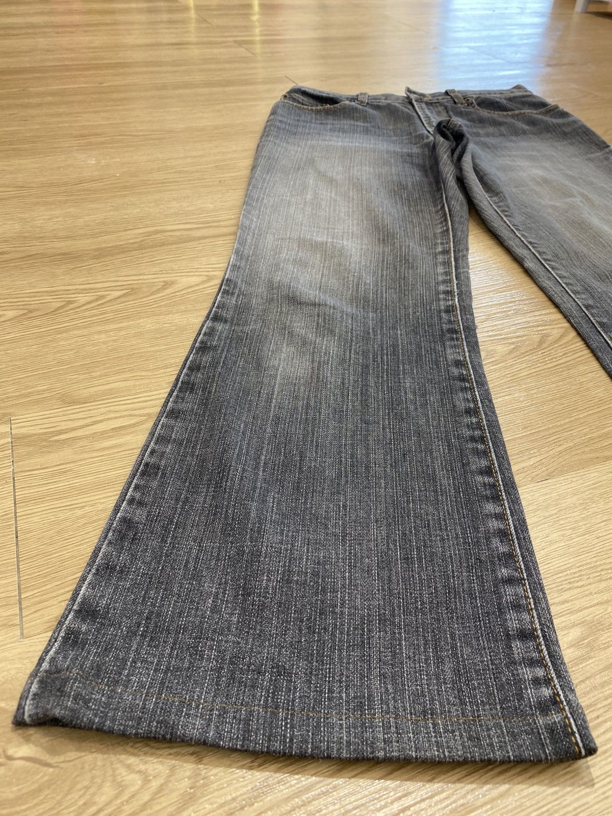 Uniqlo Uniqlo Faded Wash Style Loose Jeans Size US 29 - 5 Thumbnail