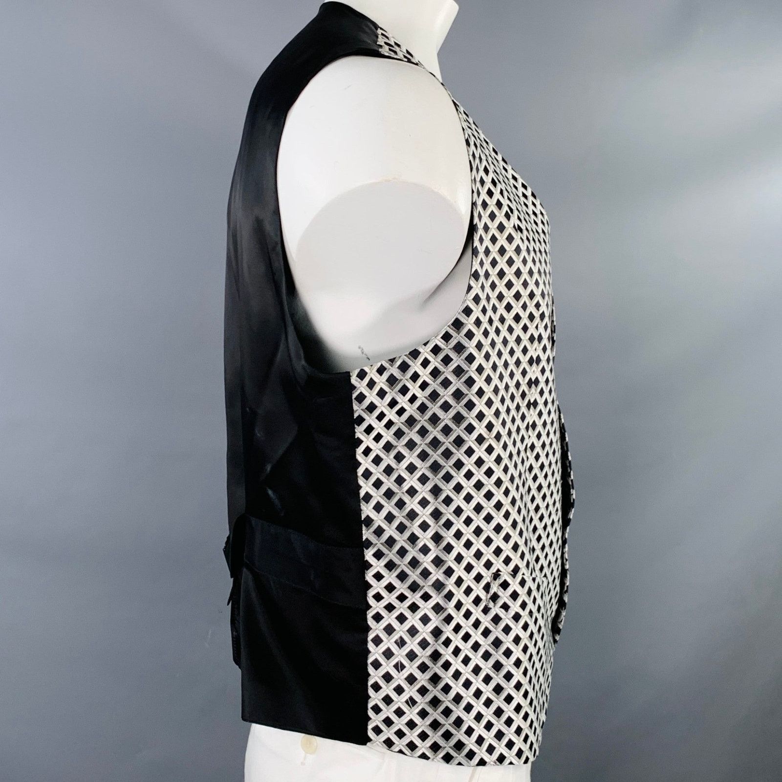 XL Black White Grey Diamond Jacquard Vest