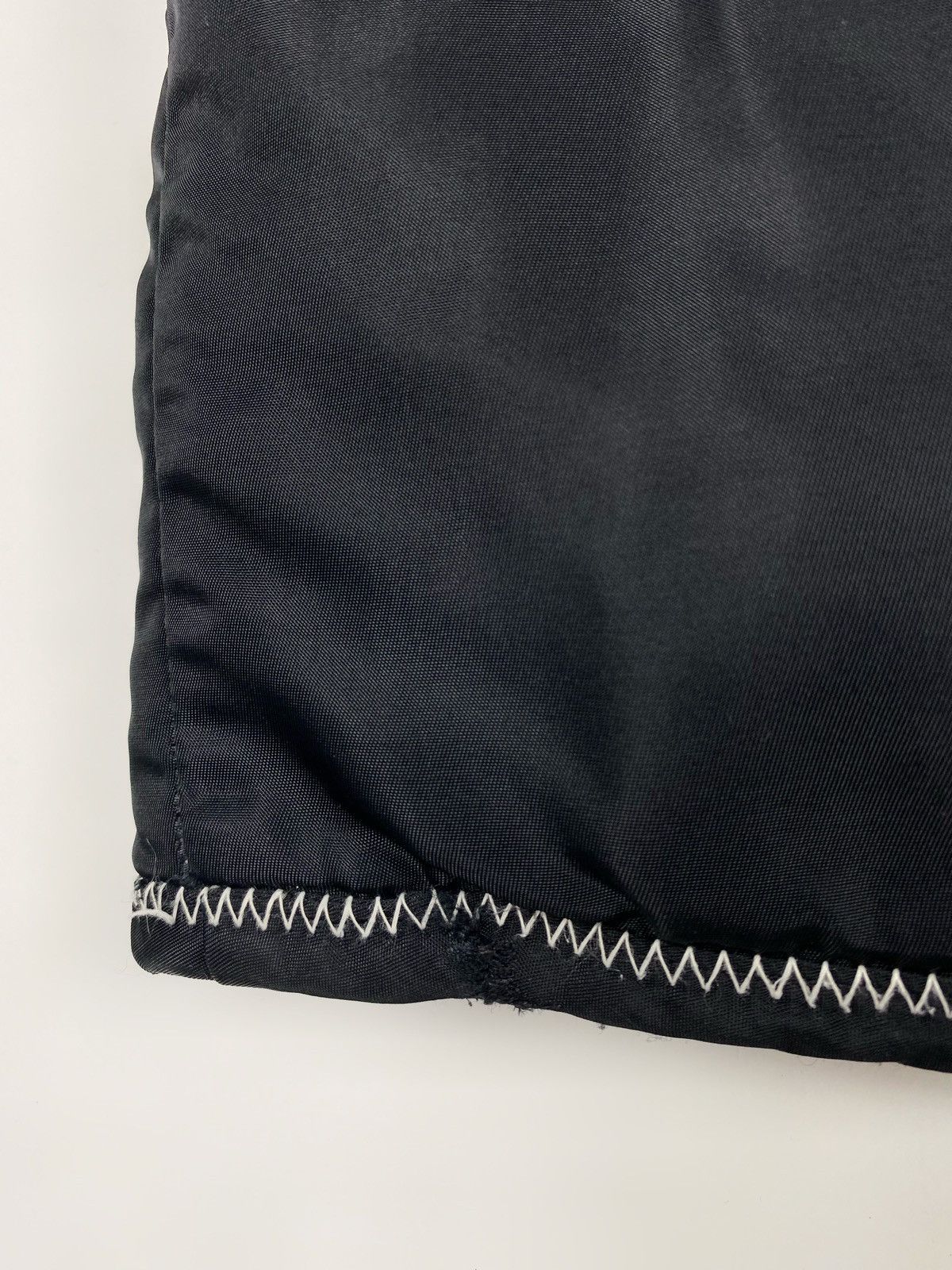 Diesel 1990s Vintage Distressed Diesel Reversible Nylon Sherpa Vest Size US S / EU 44-46 / 1 - 6 Thumbnail