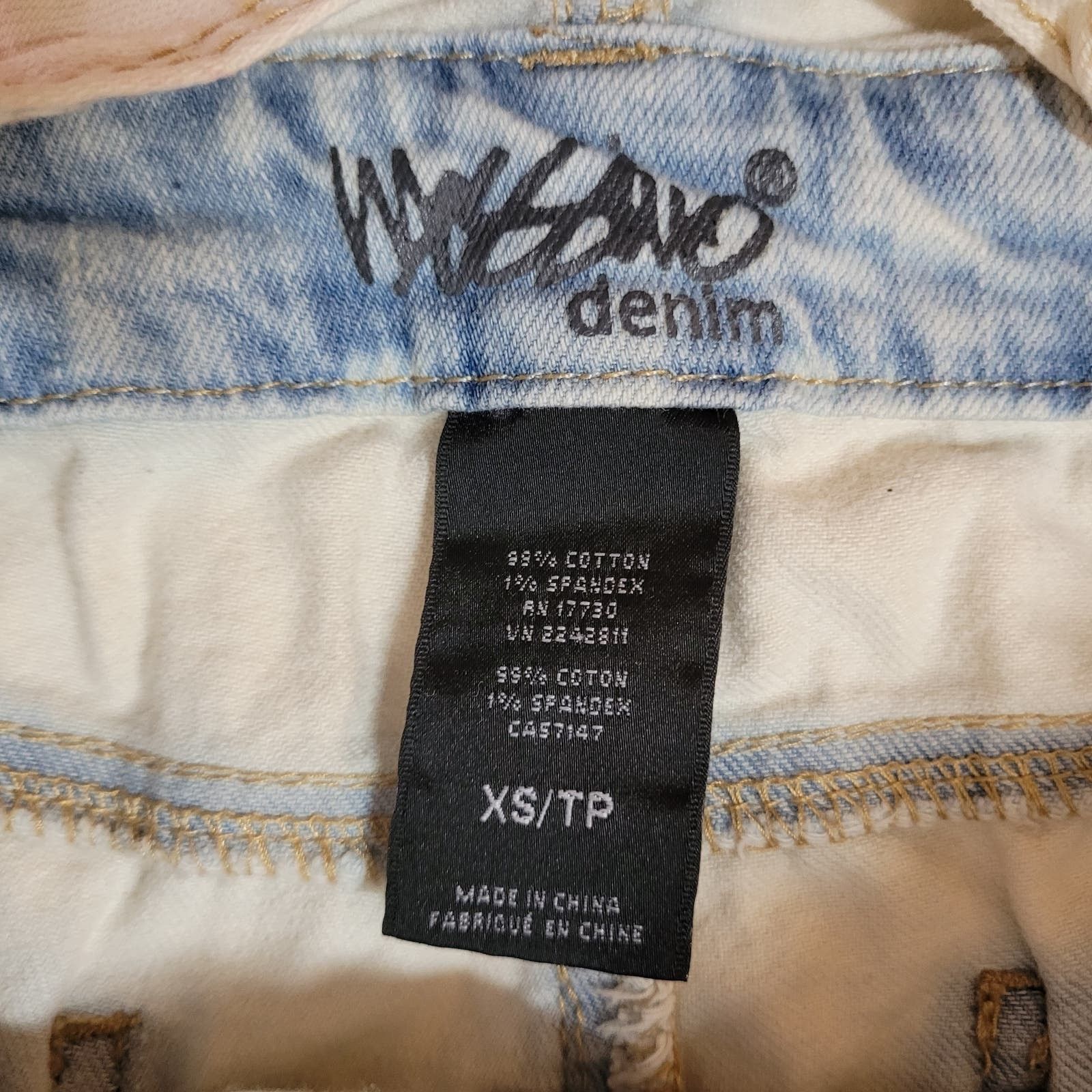 Mossimo Mossimo Women's Distressed Denim Overalls Acid Wash XS TP Size 26" / US 2 / IT 38 - 11 Thumbnail