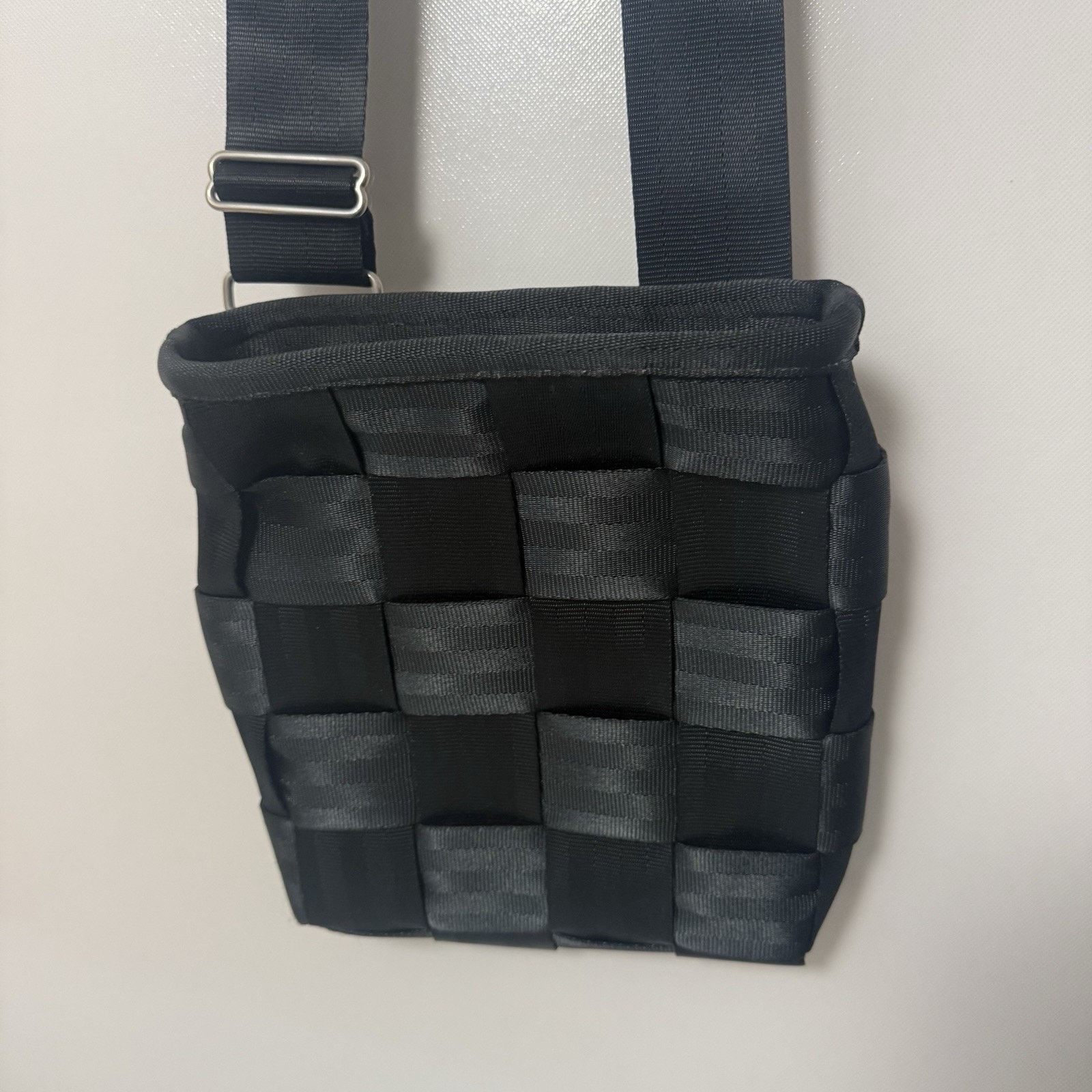 Other Harvey's Seatbelt Crossbody Purse Adjustable Black Zipper Size ONE SIZE - 3 Thumbnail