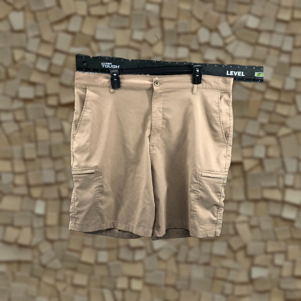 Chaps Chaps Mens Golf Shorts Cargo 5-Pocket Beige Medium Wash Regular 40 in Belt Loops Mid Rise 9 In Inseam Cotton Blend Logo Size US 40 / EU 56 - 1 Thumbnail